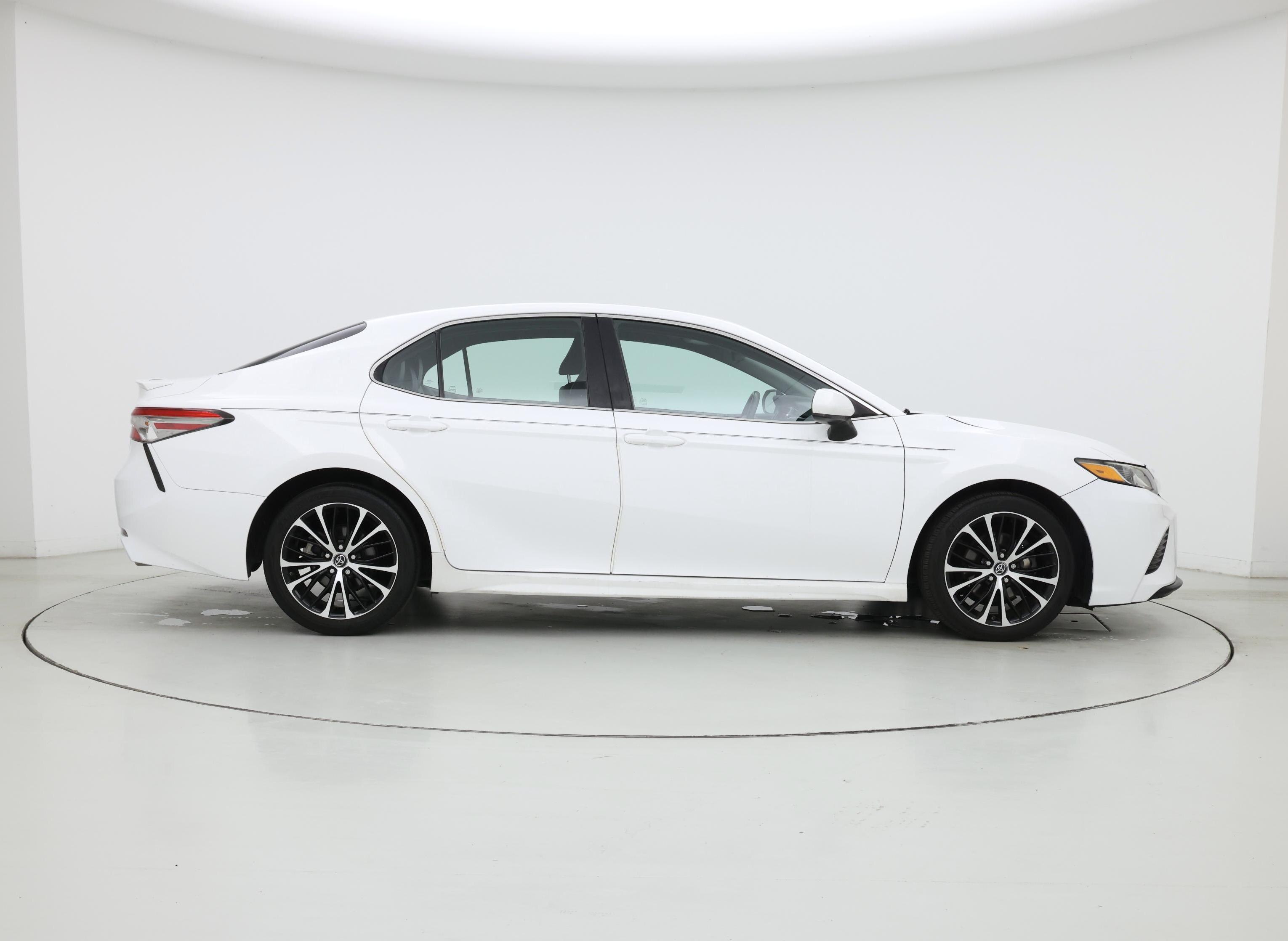 Thumbnail: 2018 Toyota Camry - 7