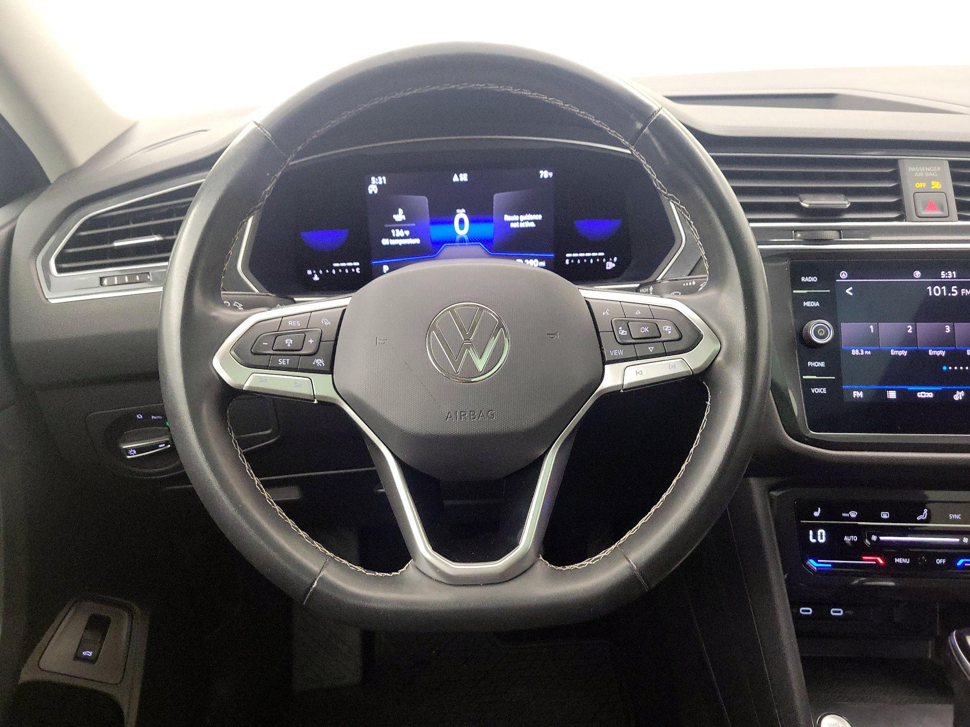Thumbnail: 2022 Volkswagen Tiguan - 10