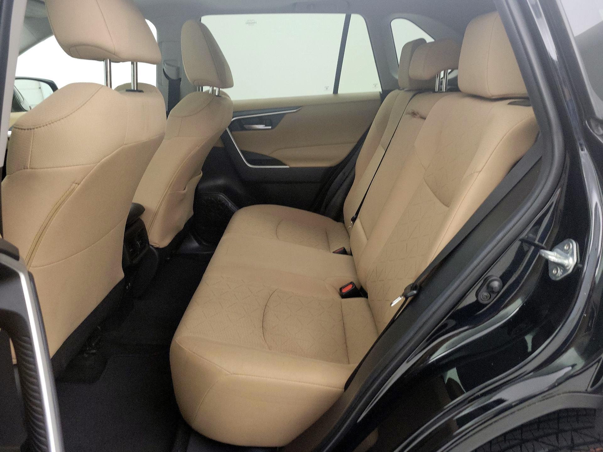 Thumbnail: 2021 Toyota RAV4 - 20