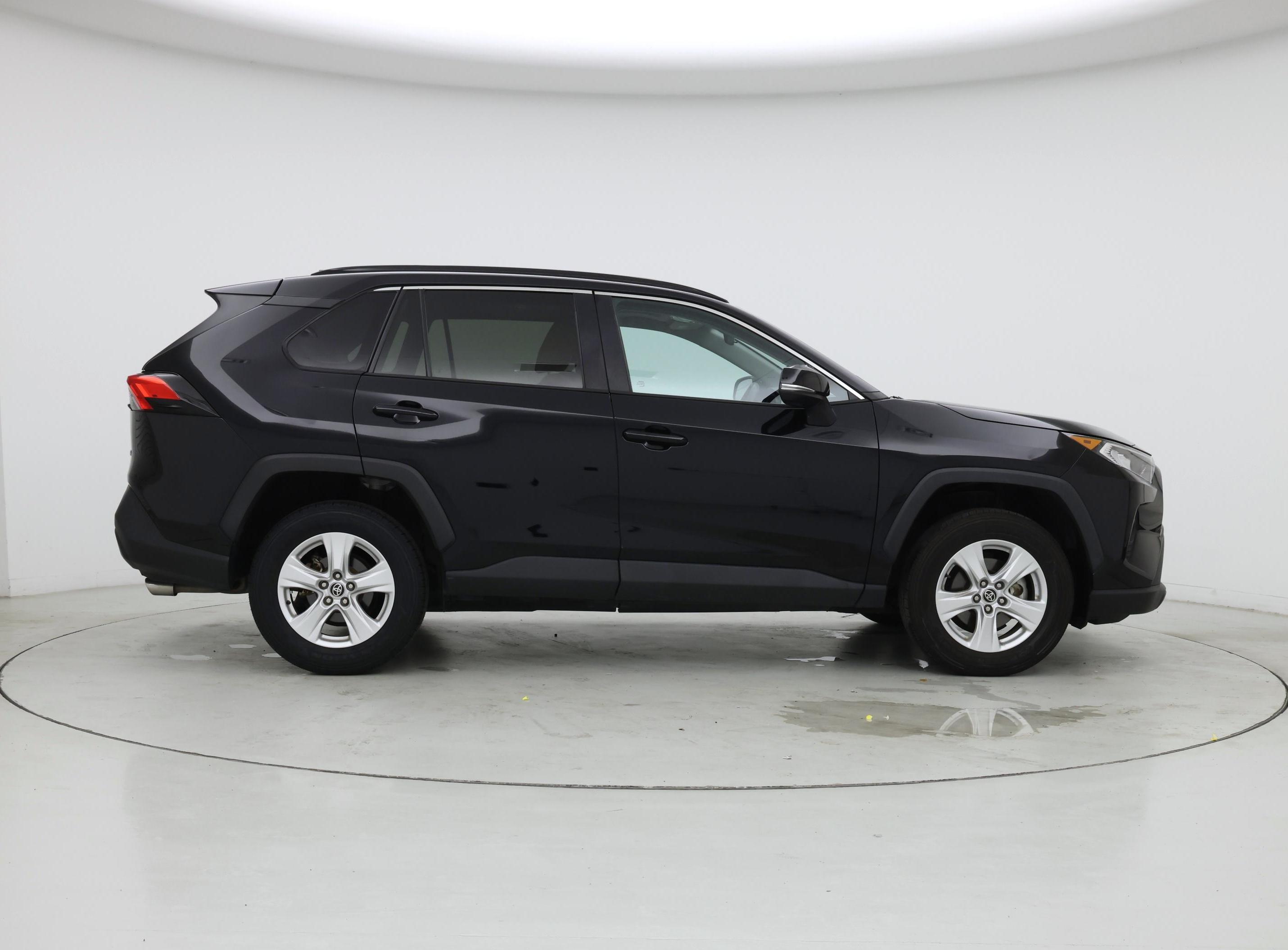Thumbnail: 2021 Toyota RAV4 - 7