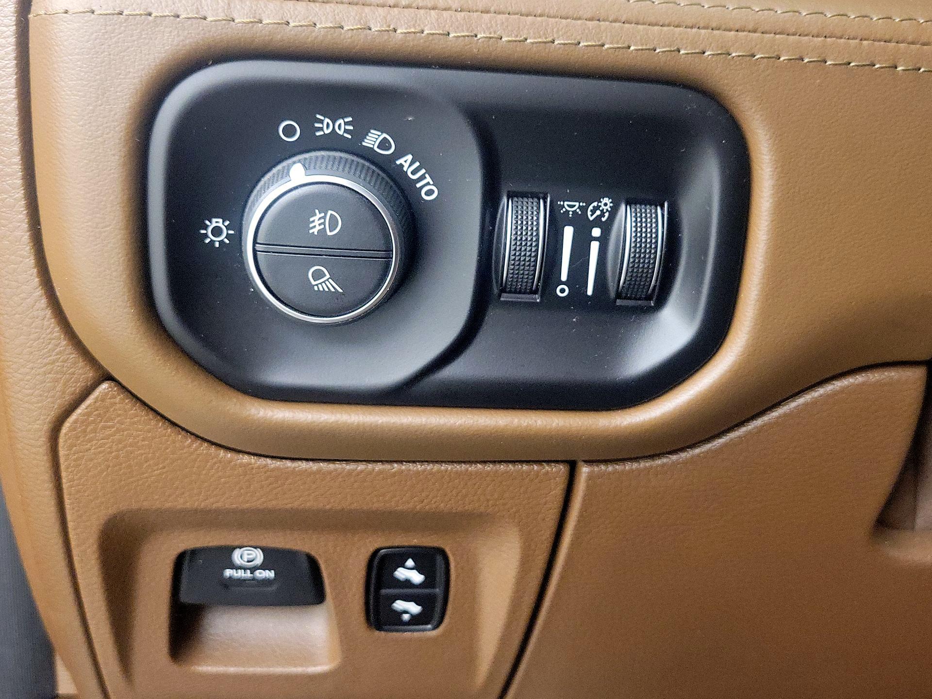 Thumbnail: 2019 RAM 1500 - 13