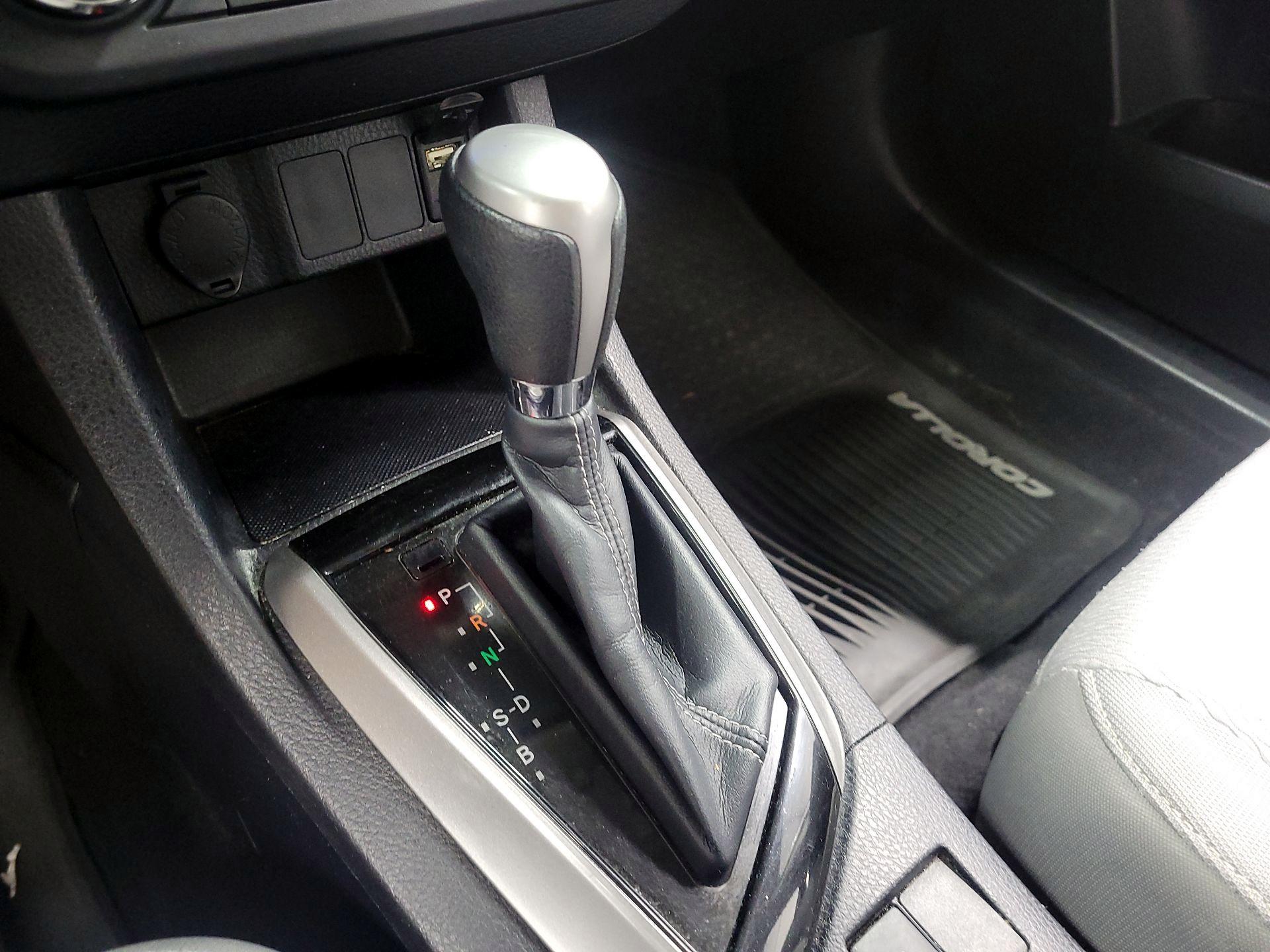Thumbnail: 2014 Toyota Corolla - 16