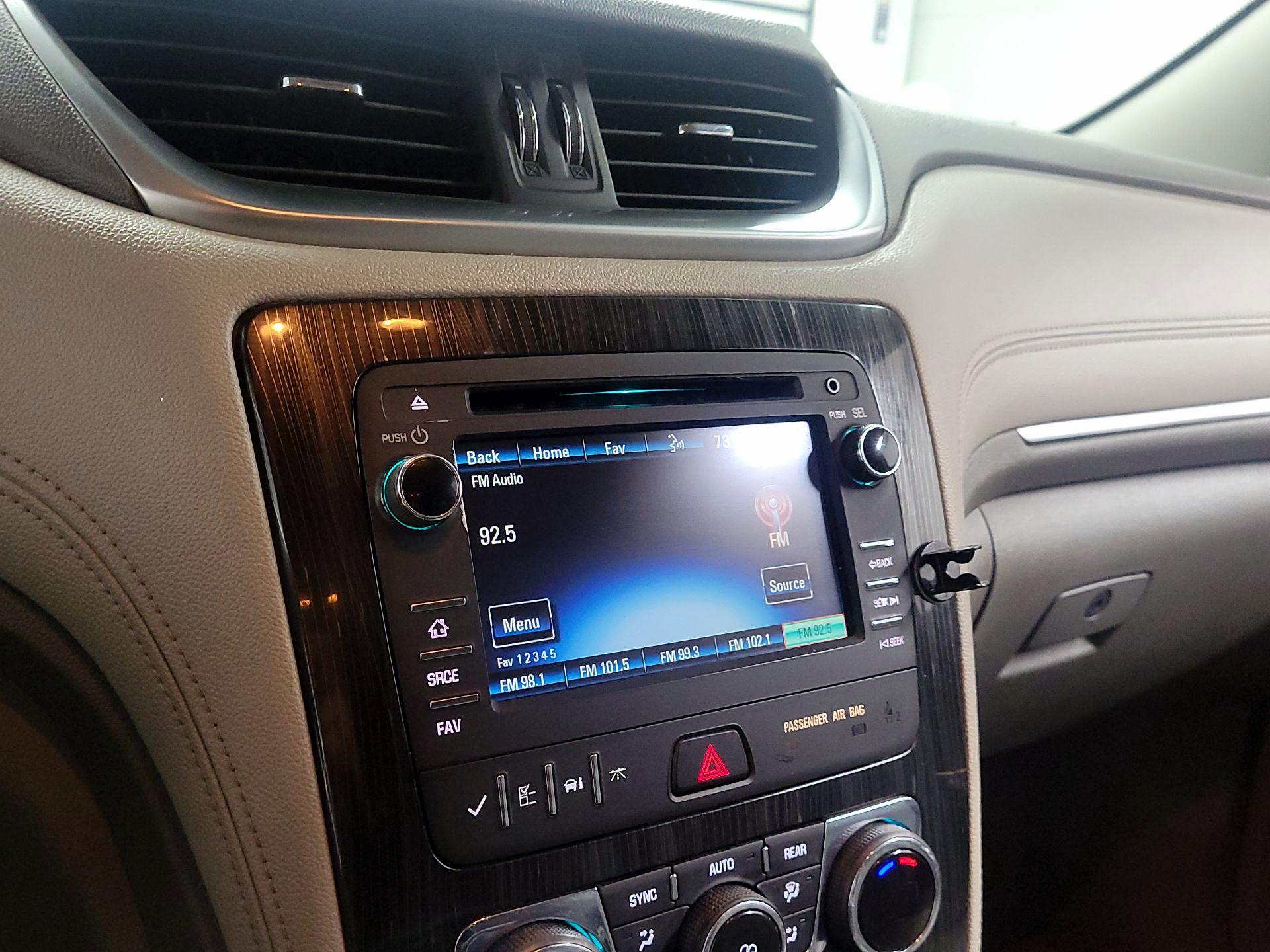 Thumbnail: 2015 Chevrolet Traverse - 15