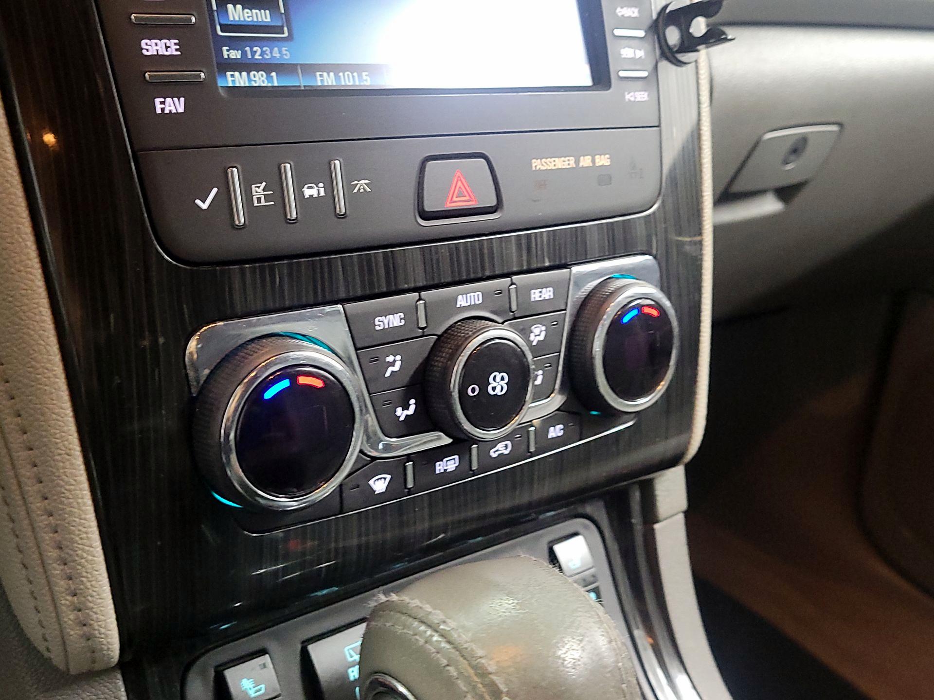 Thumbnail: 2015 Chevrolet Traverse - 16
