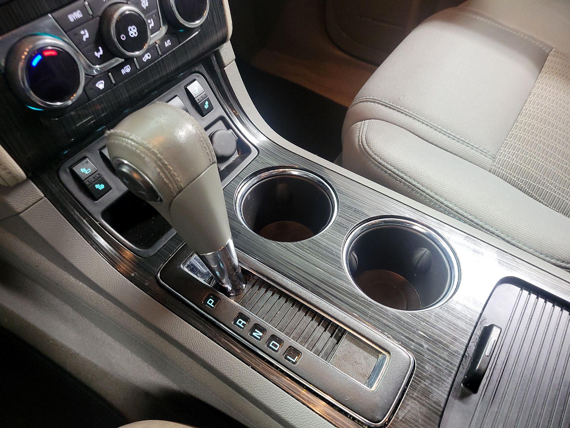 Thumbnail: 2015 Chevrolet Traverse - 17