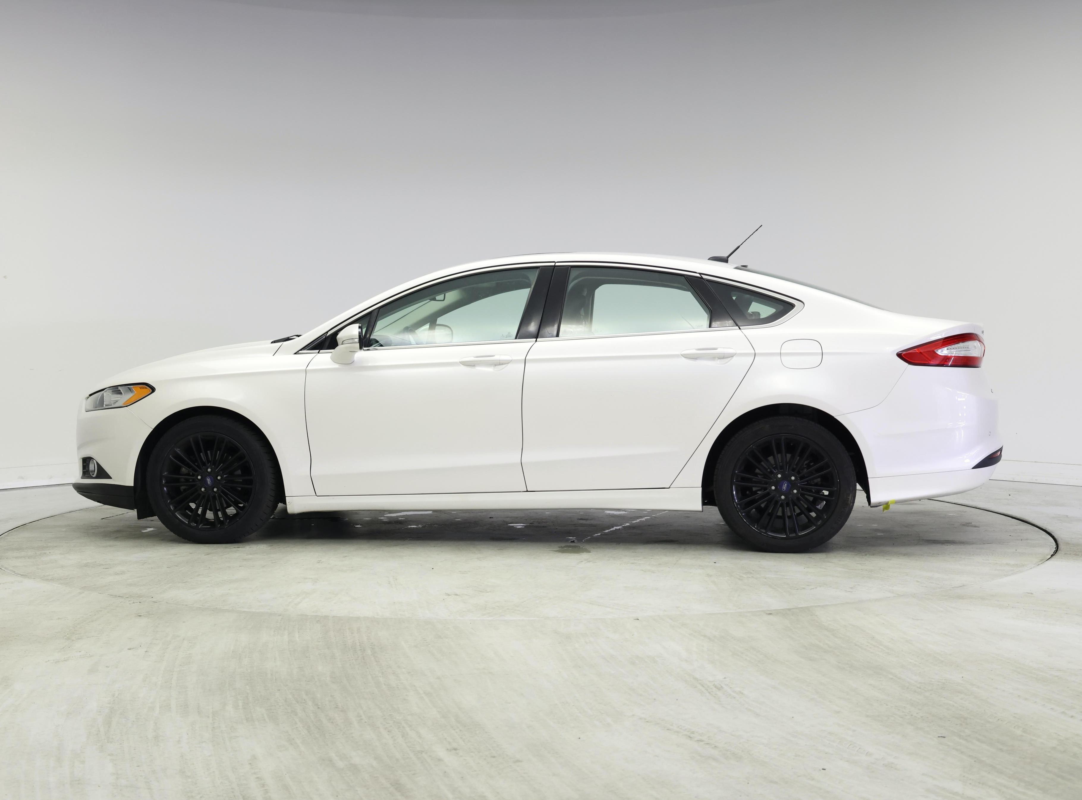 Thumbnail: 2014 Ford Fusion - 3