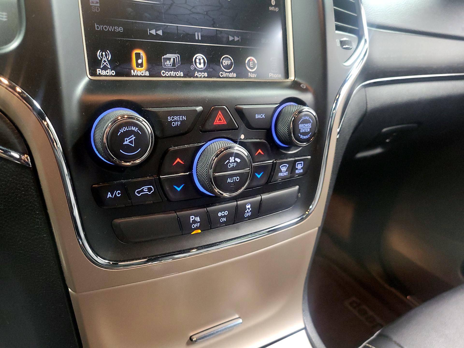 Thumbnail: 2015 Jeep Grand Cherokee - 15