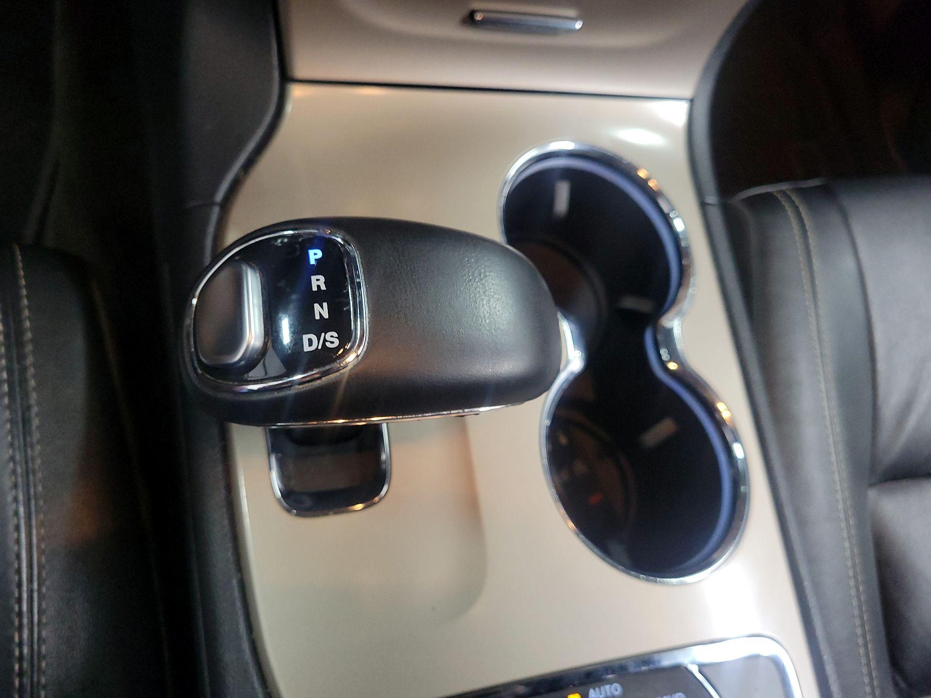 Thumbnail: 2015 Jeep Grand Cherokee - 16