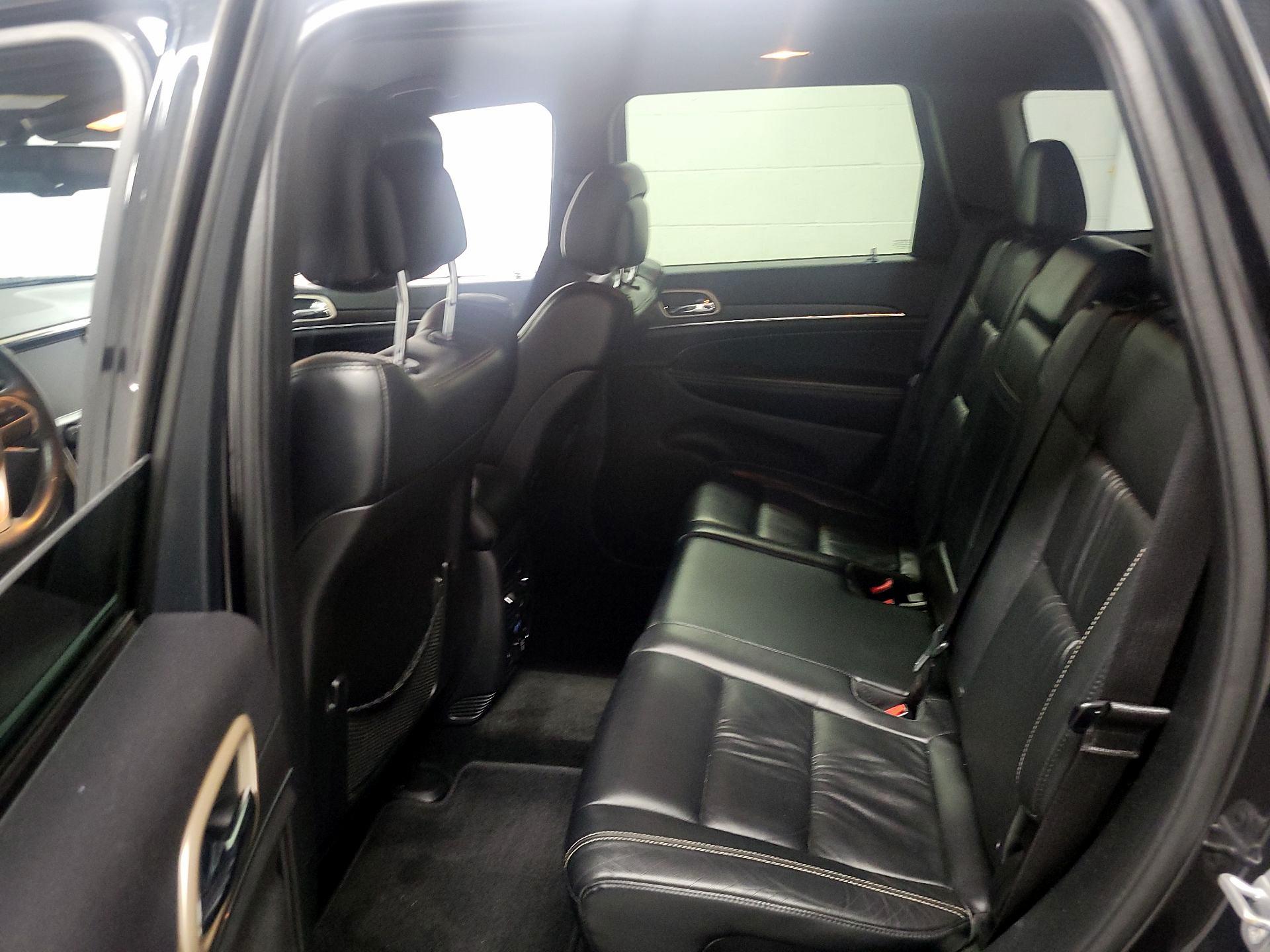 Thumbnail: 2015 Jeep Grand Cherokee - 17