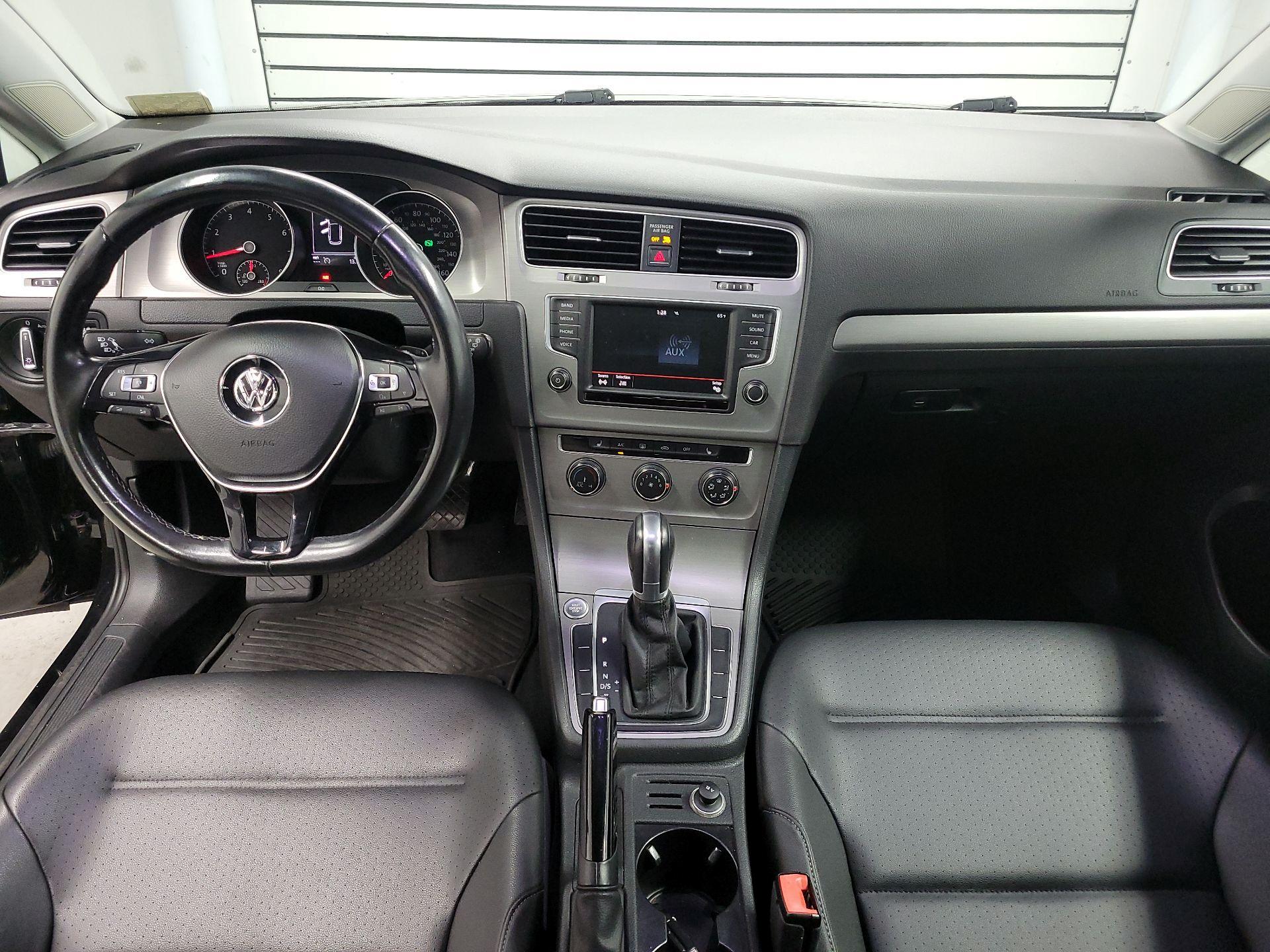 Thumbnail: 2016 Volkswagen Golf - 9
