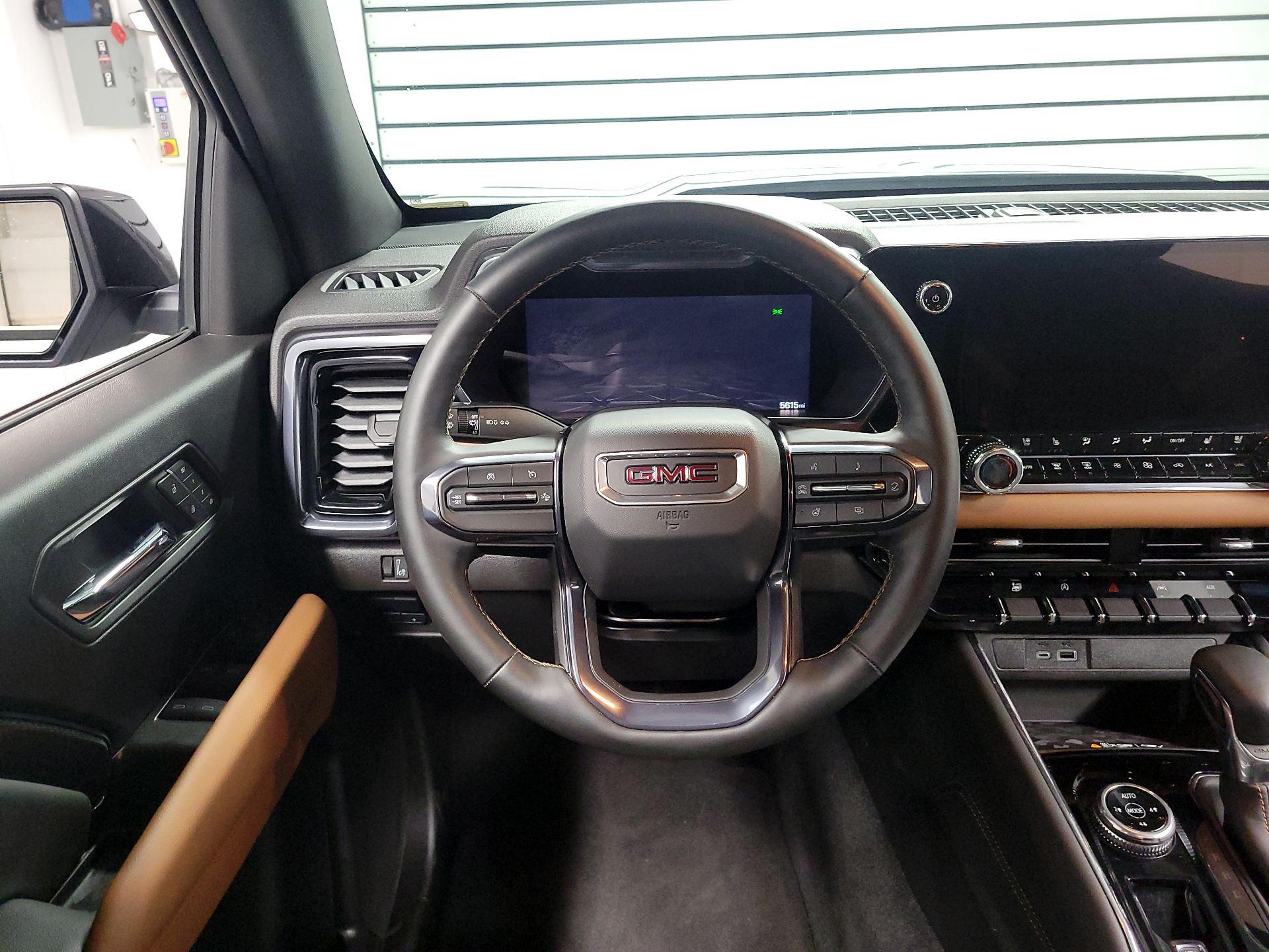 Thumbnail: 2024 GMC Canyon - 10