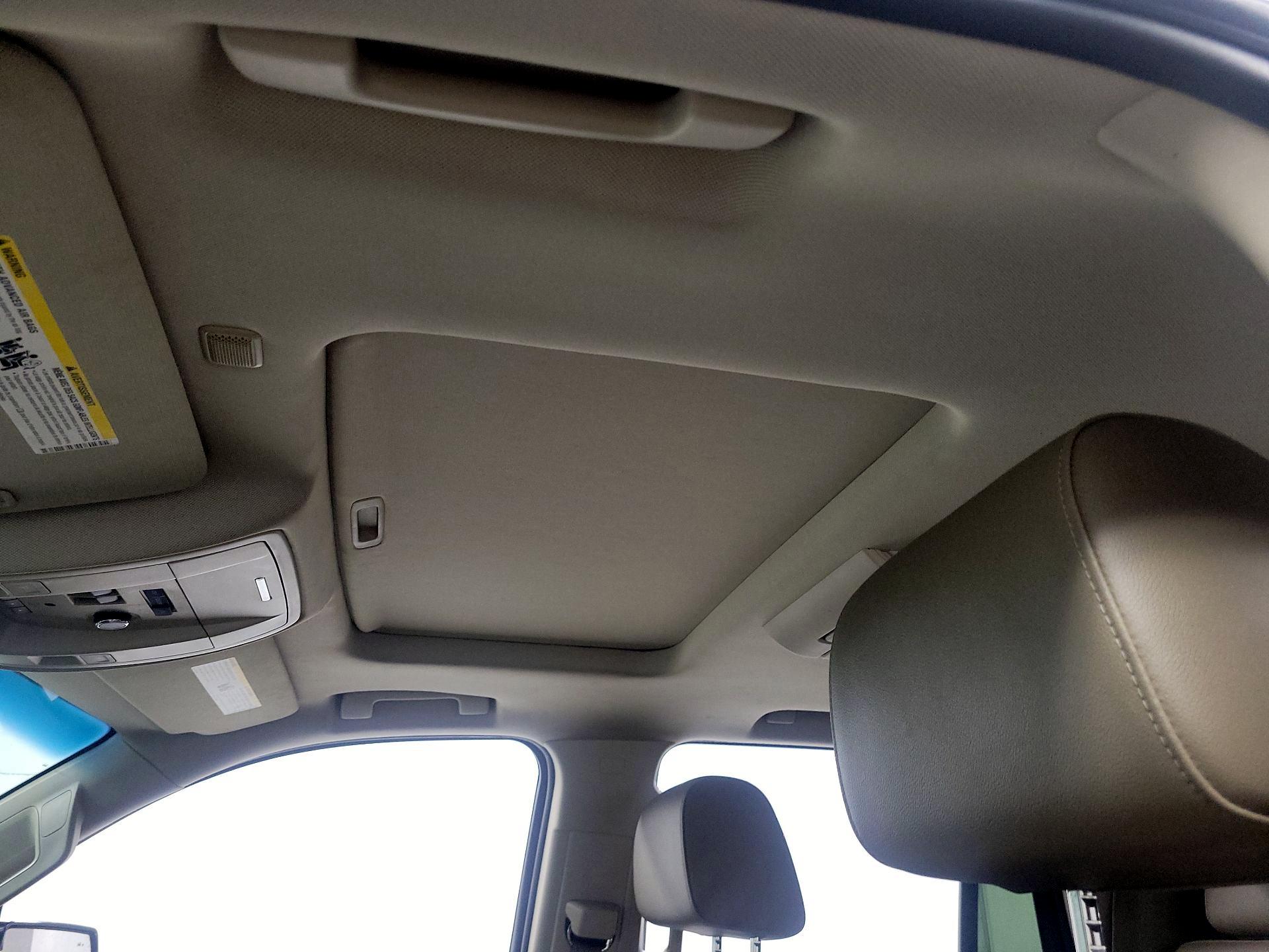 Thumbnail: 2015 Chevrolet Tahoe - 17