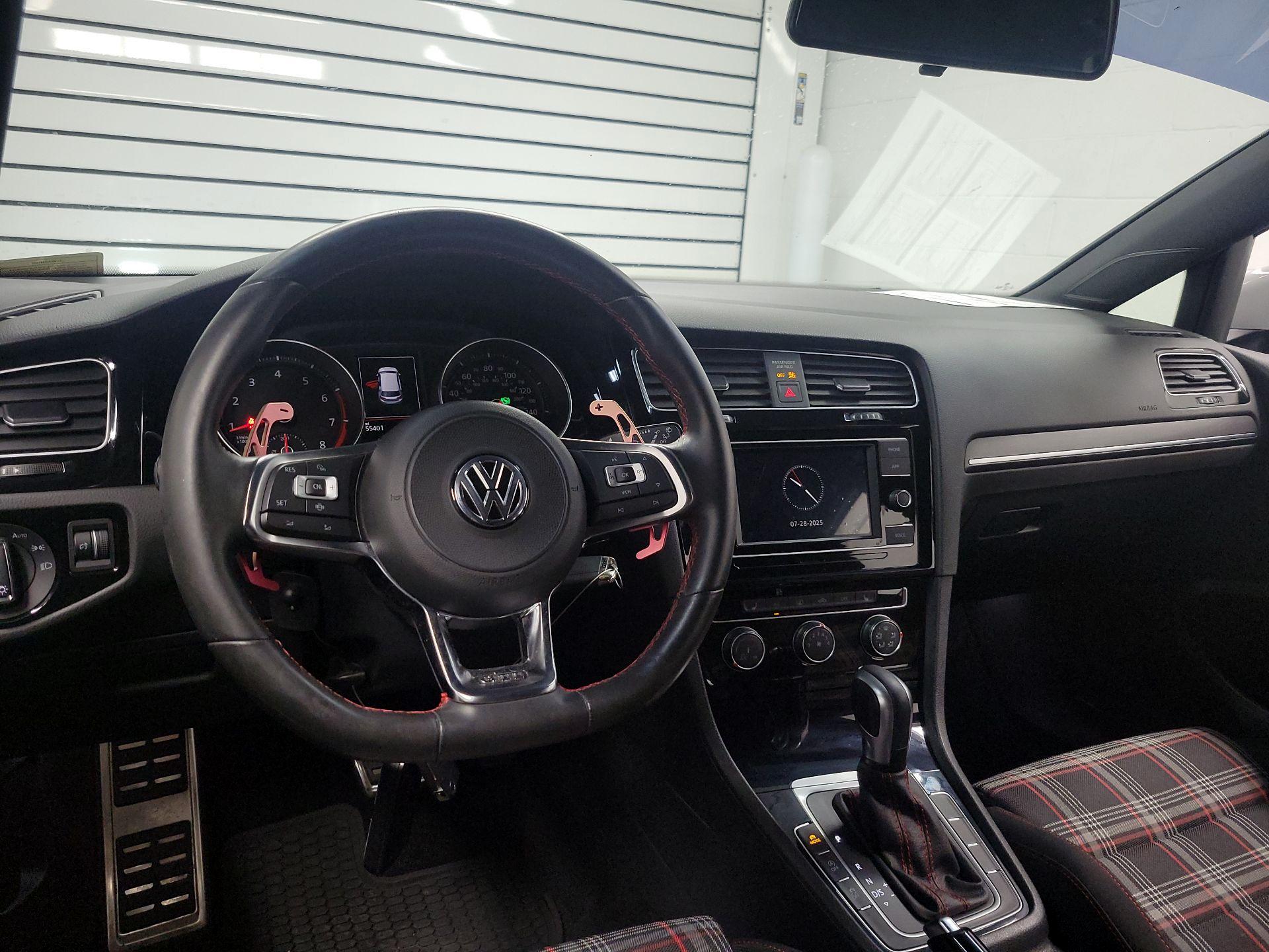 Thumbnail: 2020 Volkswagen Golf - 9