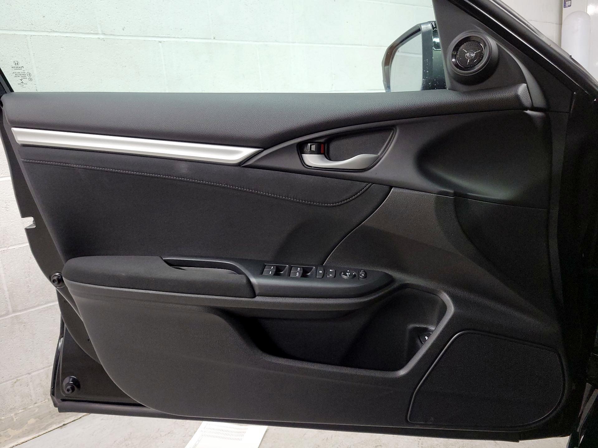 Thumbnail: 2016 Honda Civic - 12