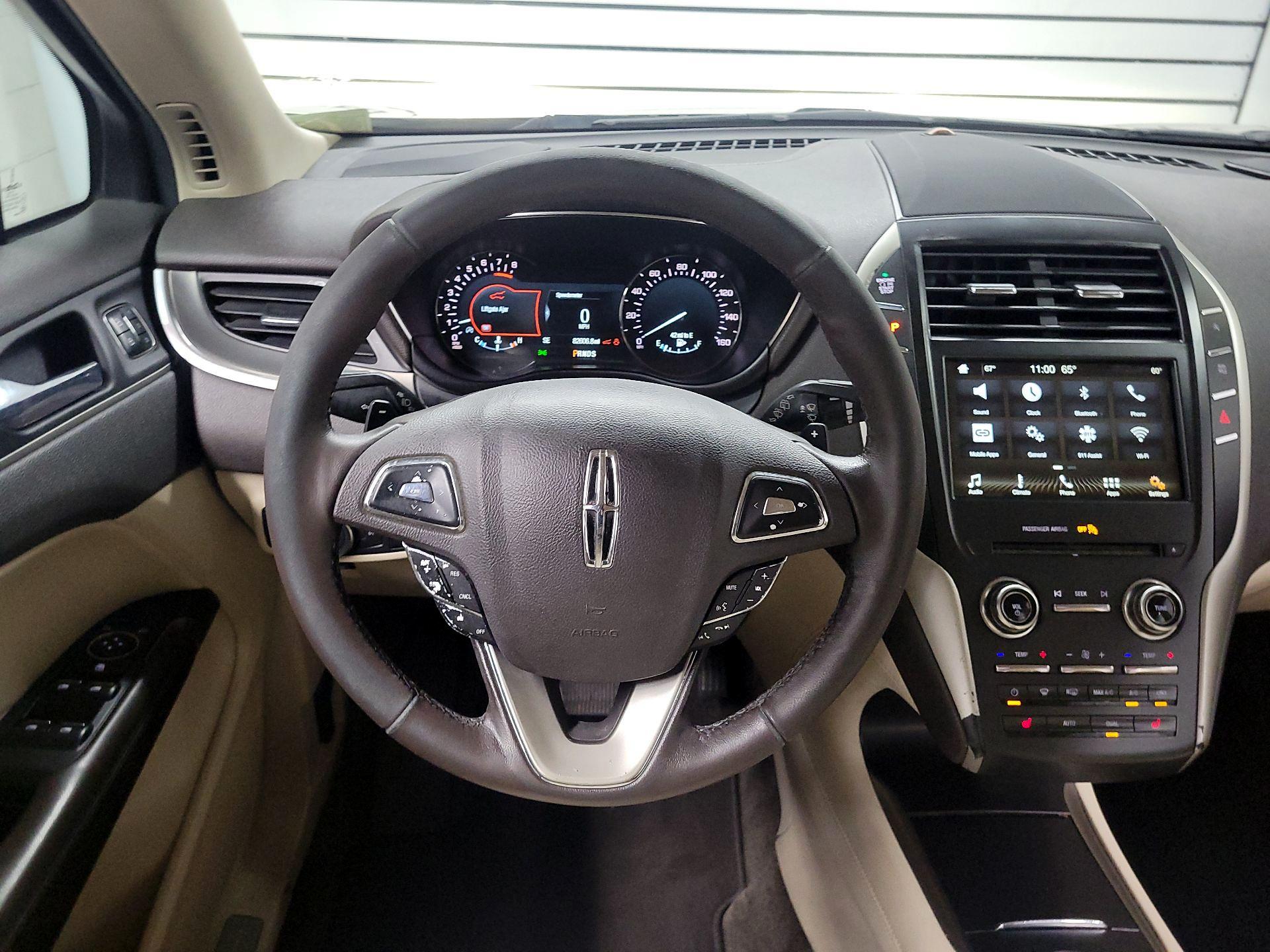 Thumbnail: 2017 Lincoln MKC - 10