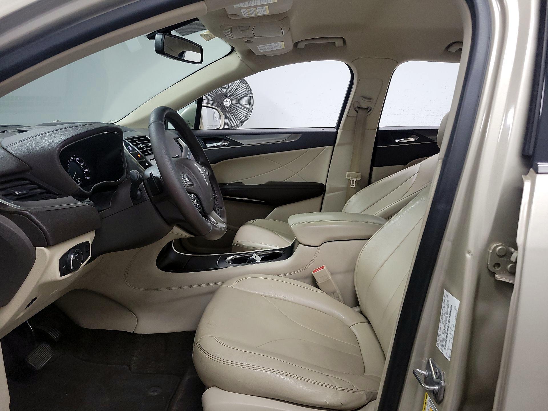 Thumbnail: 2017 Lincoln MKC - 11