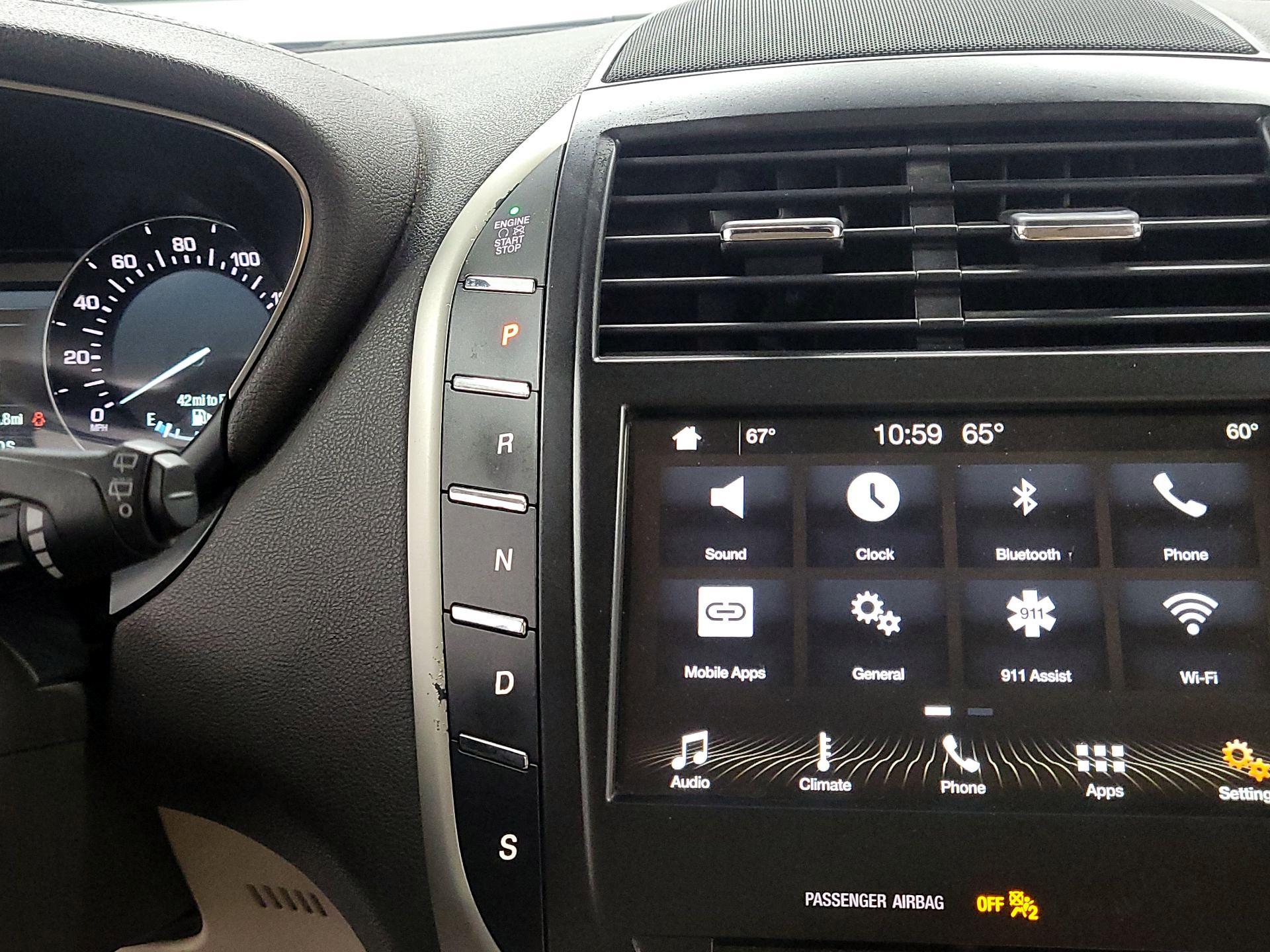 Thumbnail: 2017 Lincoln MKC - 16