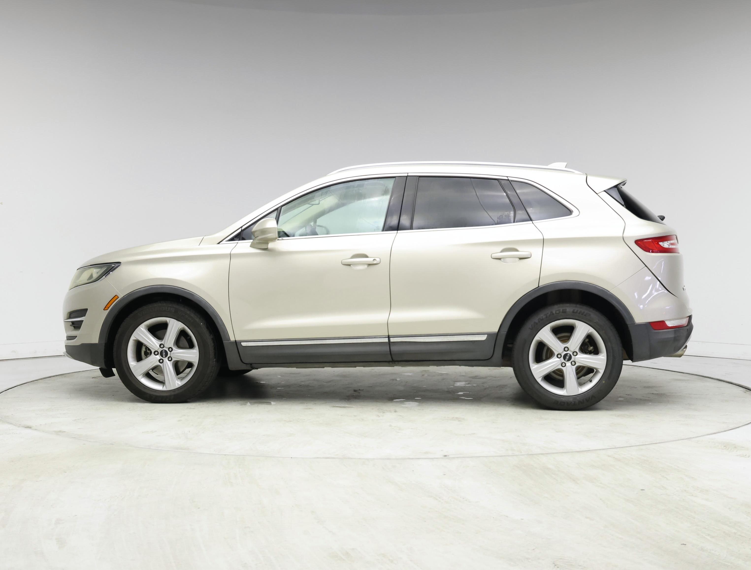 Thumbnail: 2017 Lincoln MKC - 3