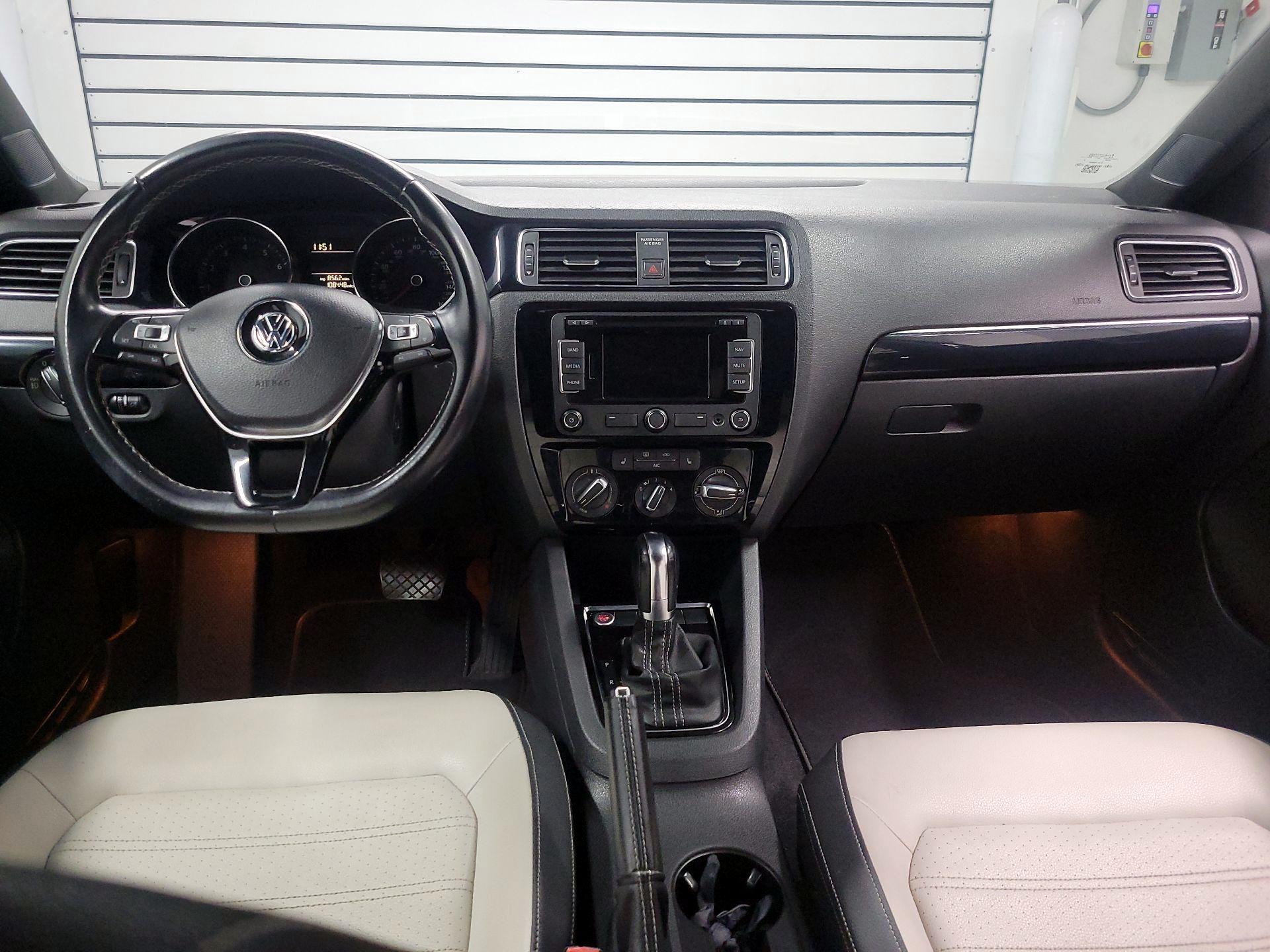 Thumbnail: 2015 Volkswagen Jetta - 9