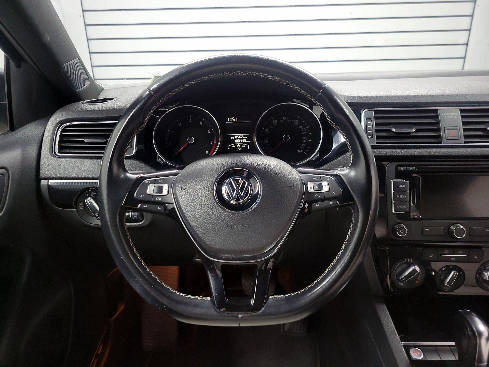 Thumbnail: 2015 Volkswagen Jetta - 10