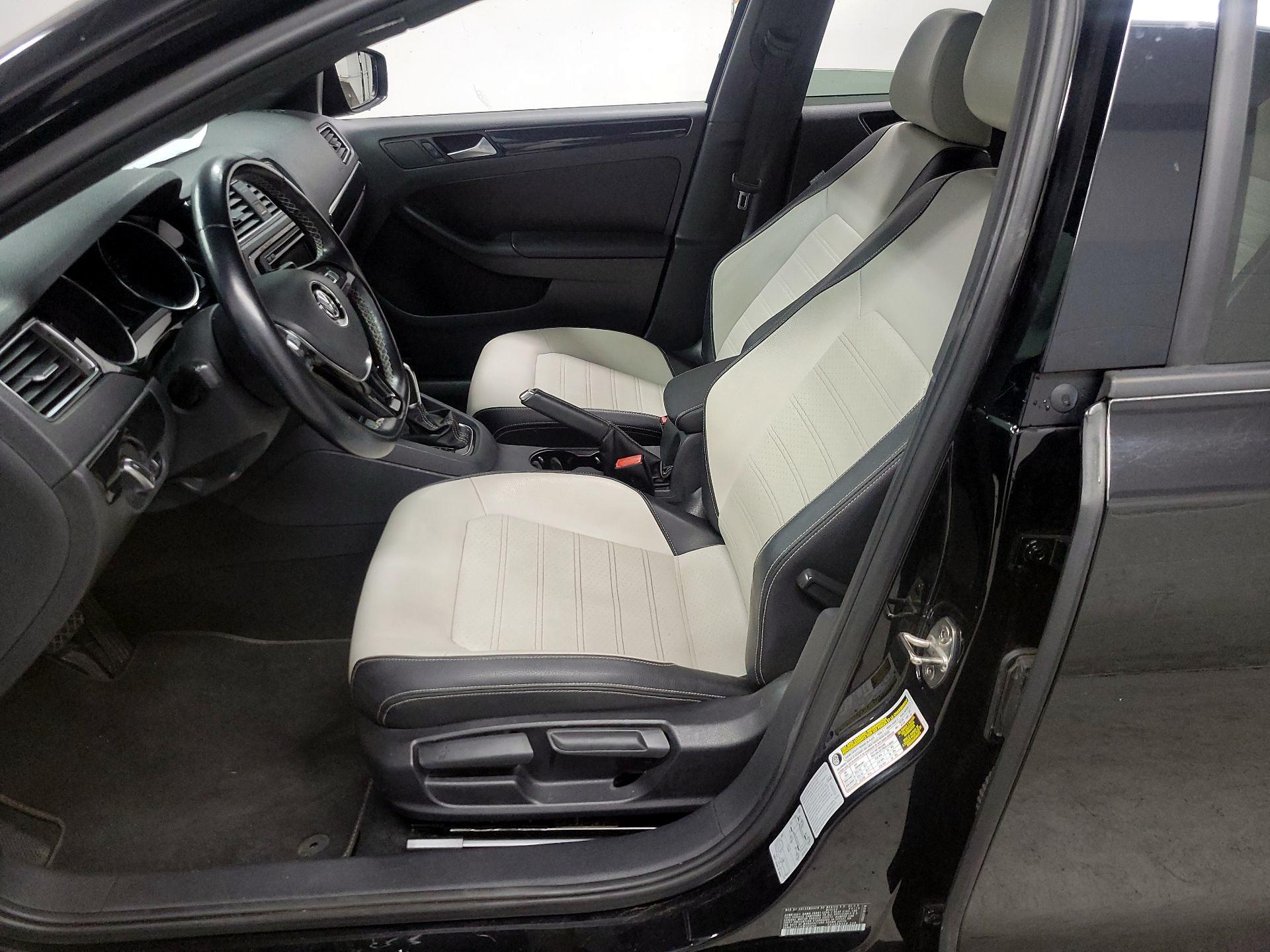 Thumbnail: 2015 Volkswagen Jetta - 11