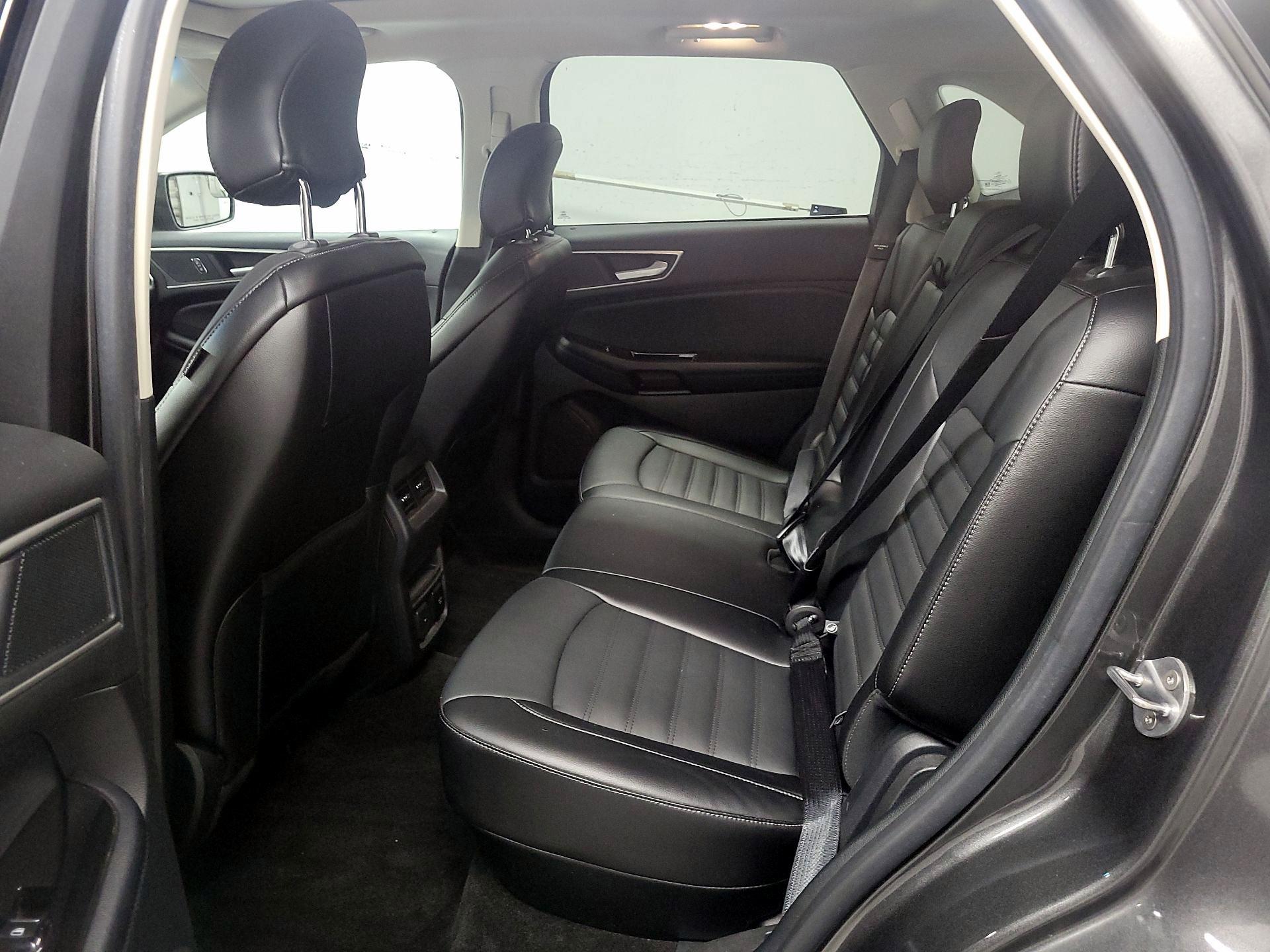 Thumbnail: 2018 Ford Edge - 17