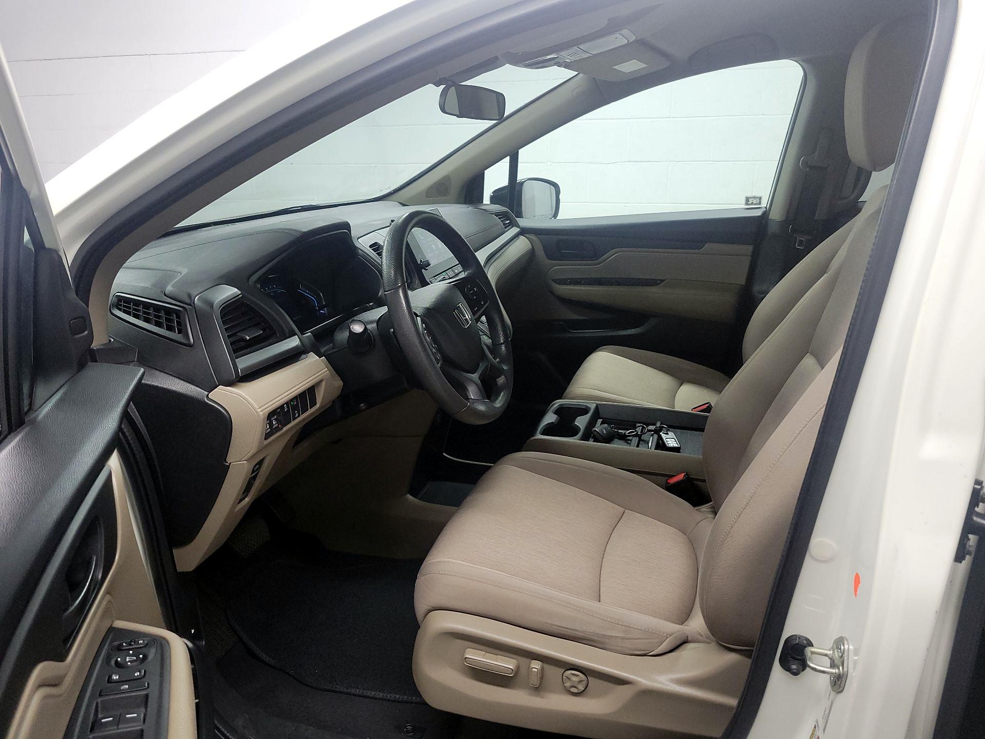 Thumbnail: 2018 Honda Odyssey - 11
