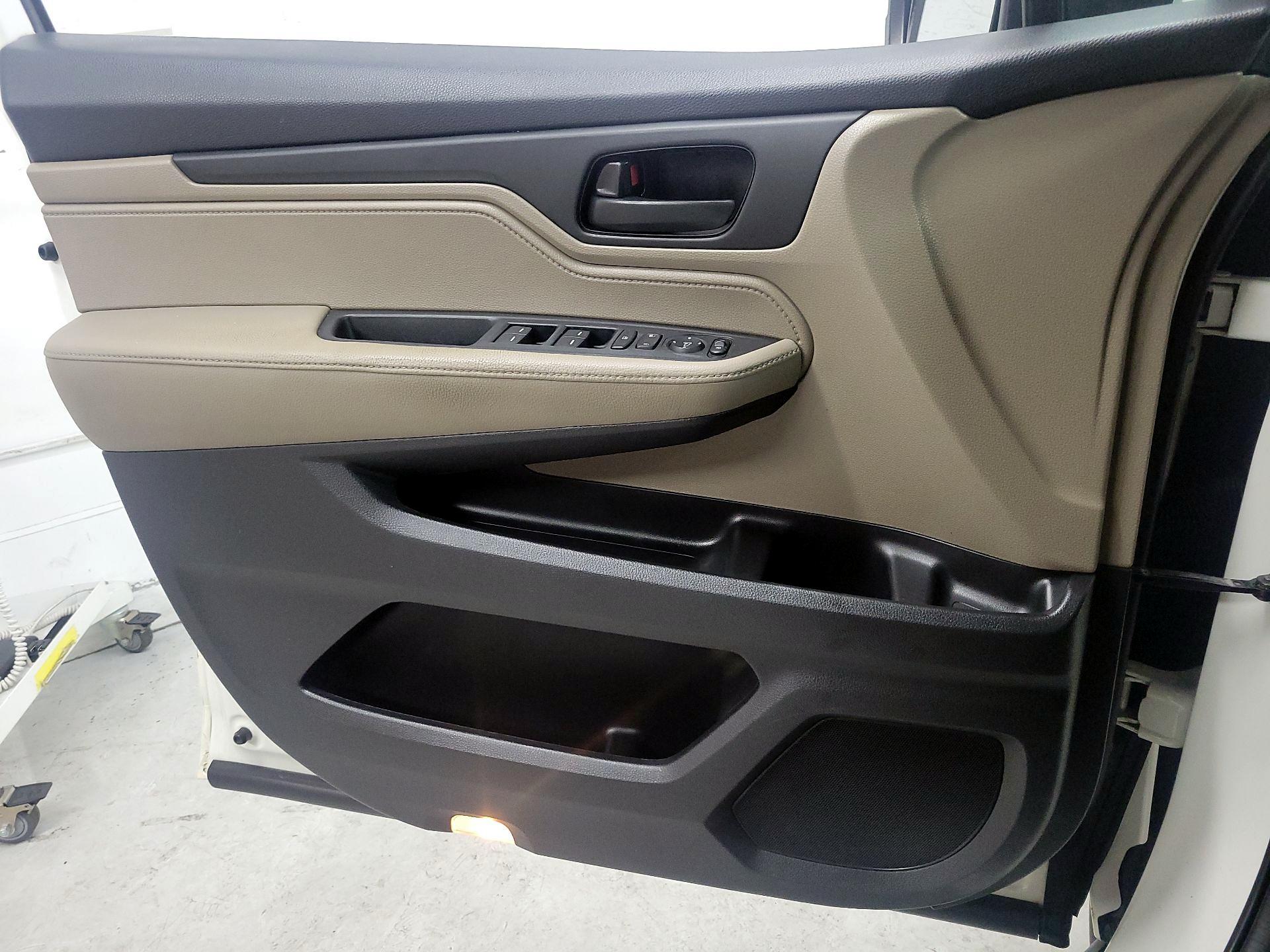 Thumbnail: 2018 Honda Odyssey - 12