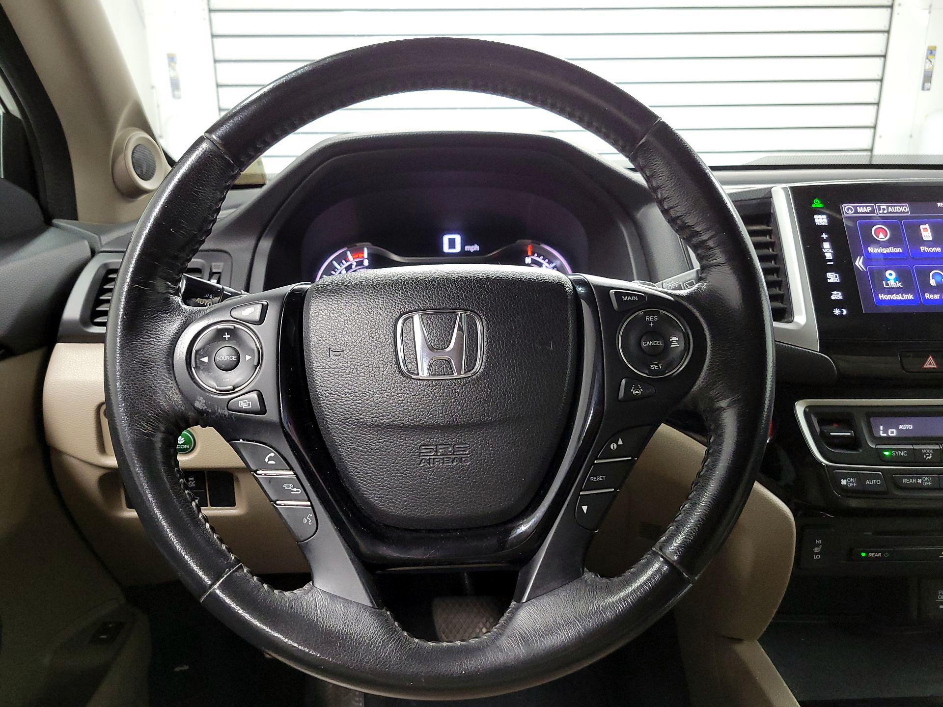 Thumbnail: 2016 Honda Pilot - 10