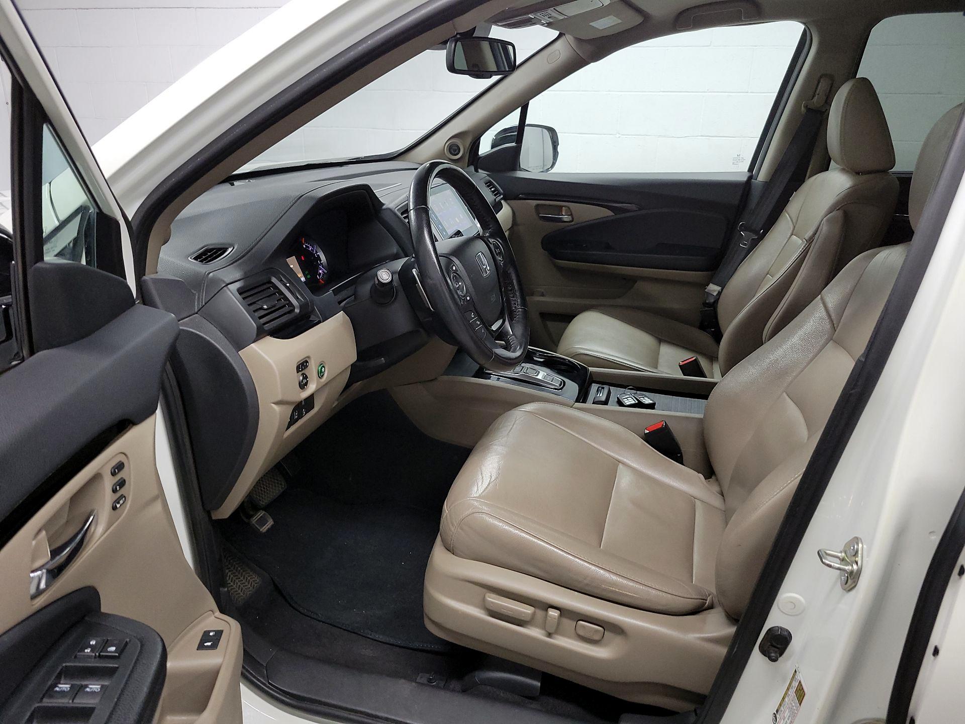 Thumbnail: 2016 Honda Pilot - 11