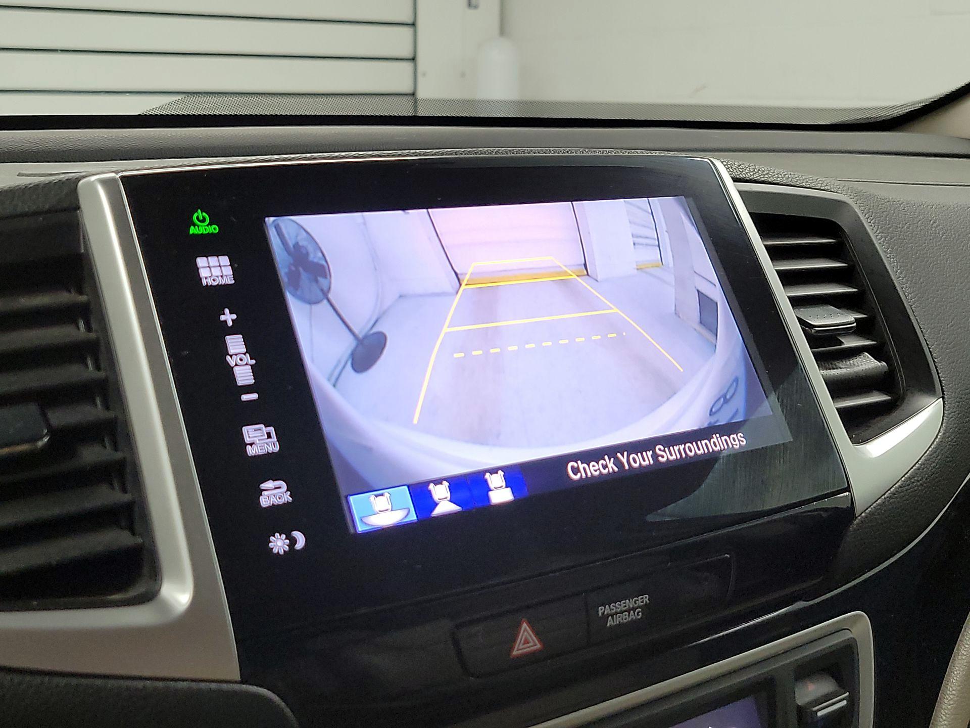 Thumbnail: 2016 Honda Pilot - 14