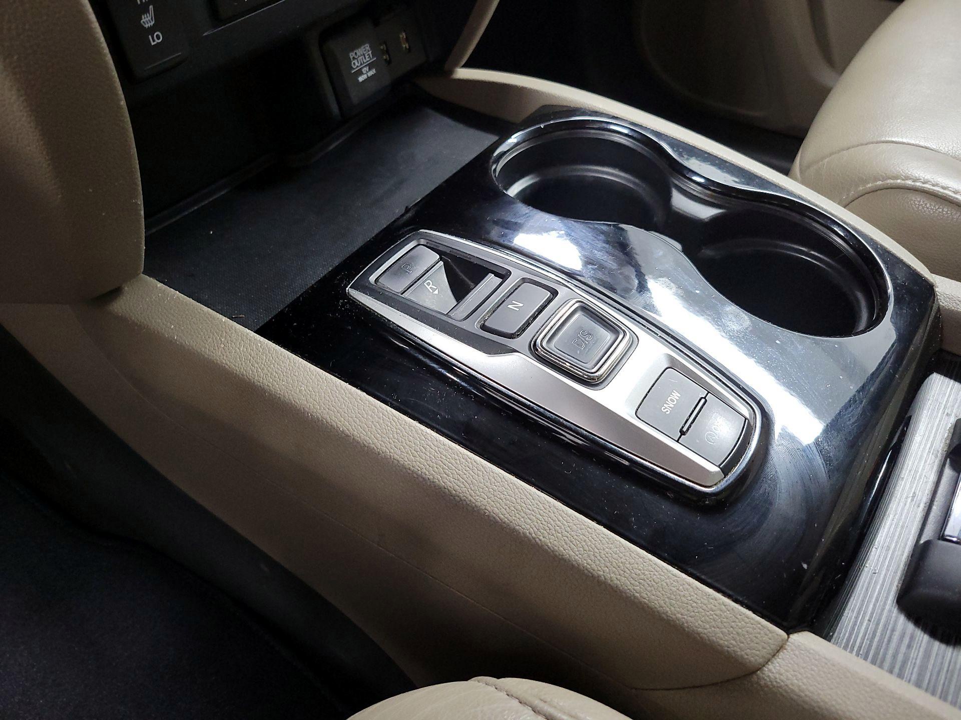 Thumbnail: 2016 Honda Pilot - 17