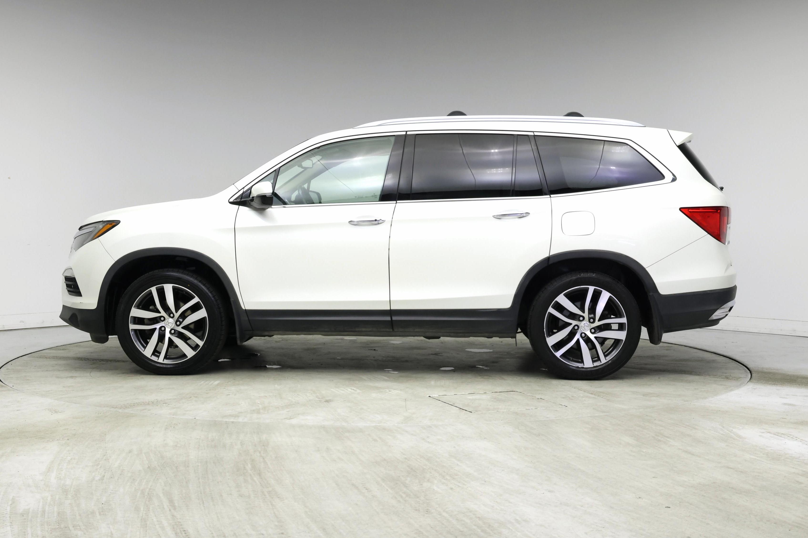 Thumbnail: 2016 Honda Pilot - 3