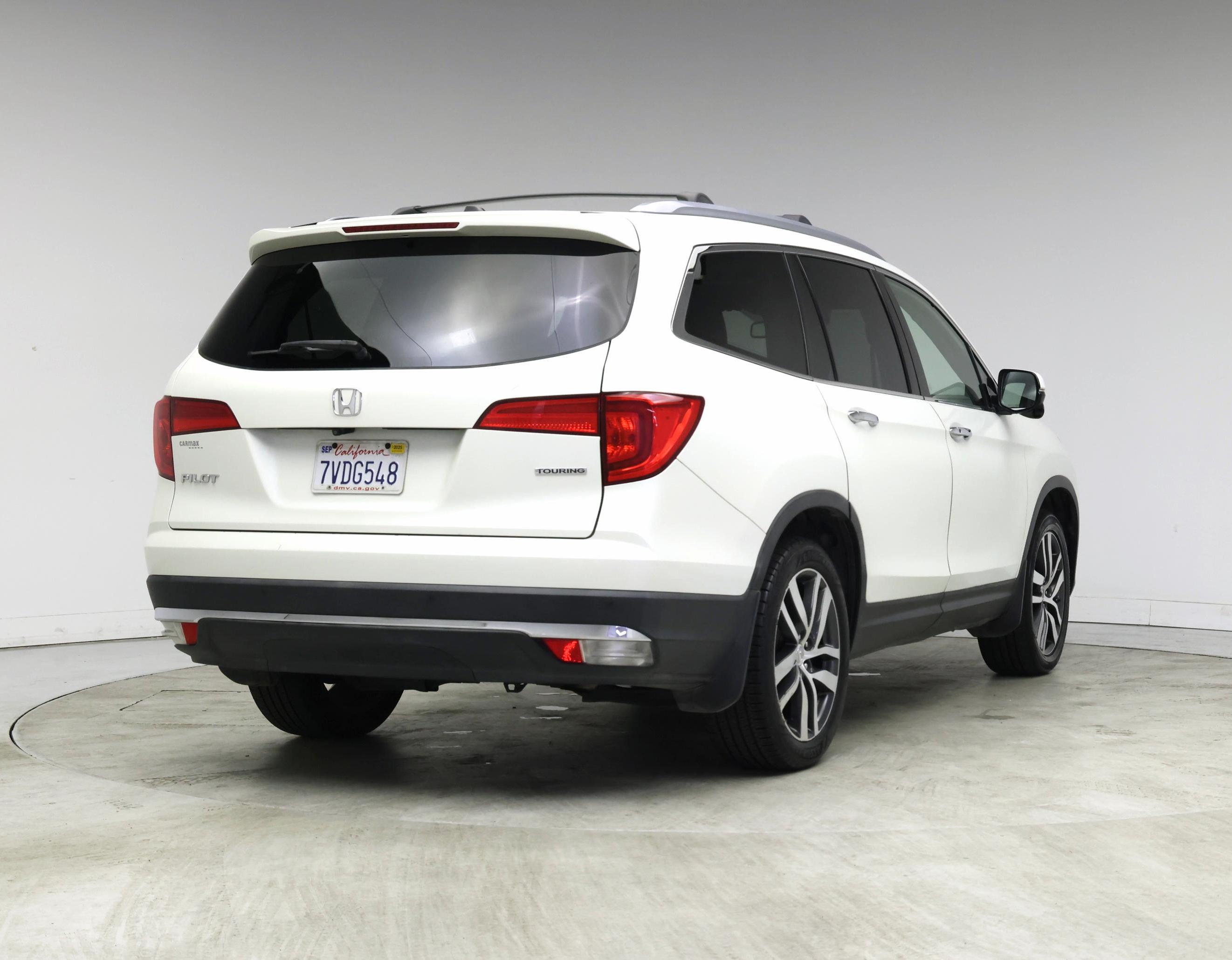 Thumbnail: 2016 Honda Pilot - 8