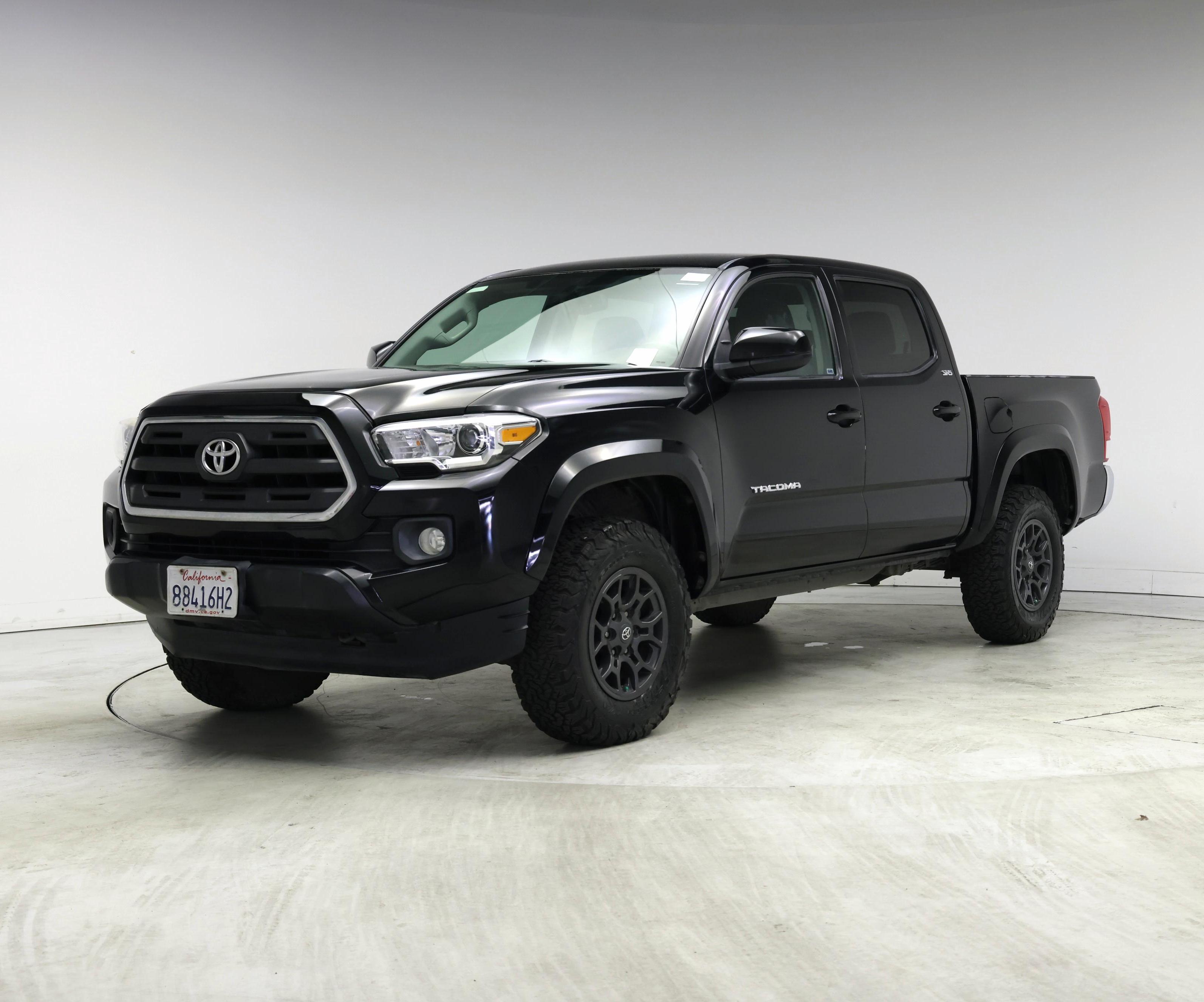 Thumbnail: 2017 Toyota Tacoma - 4