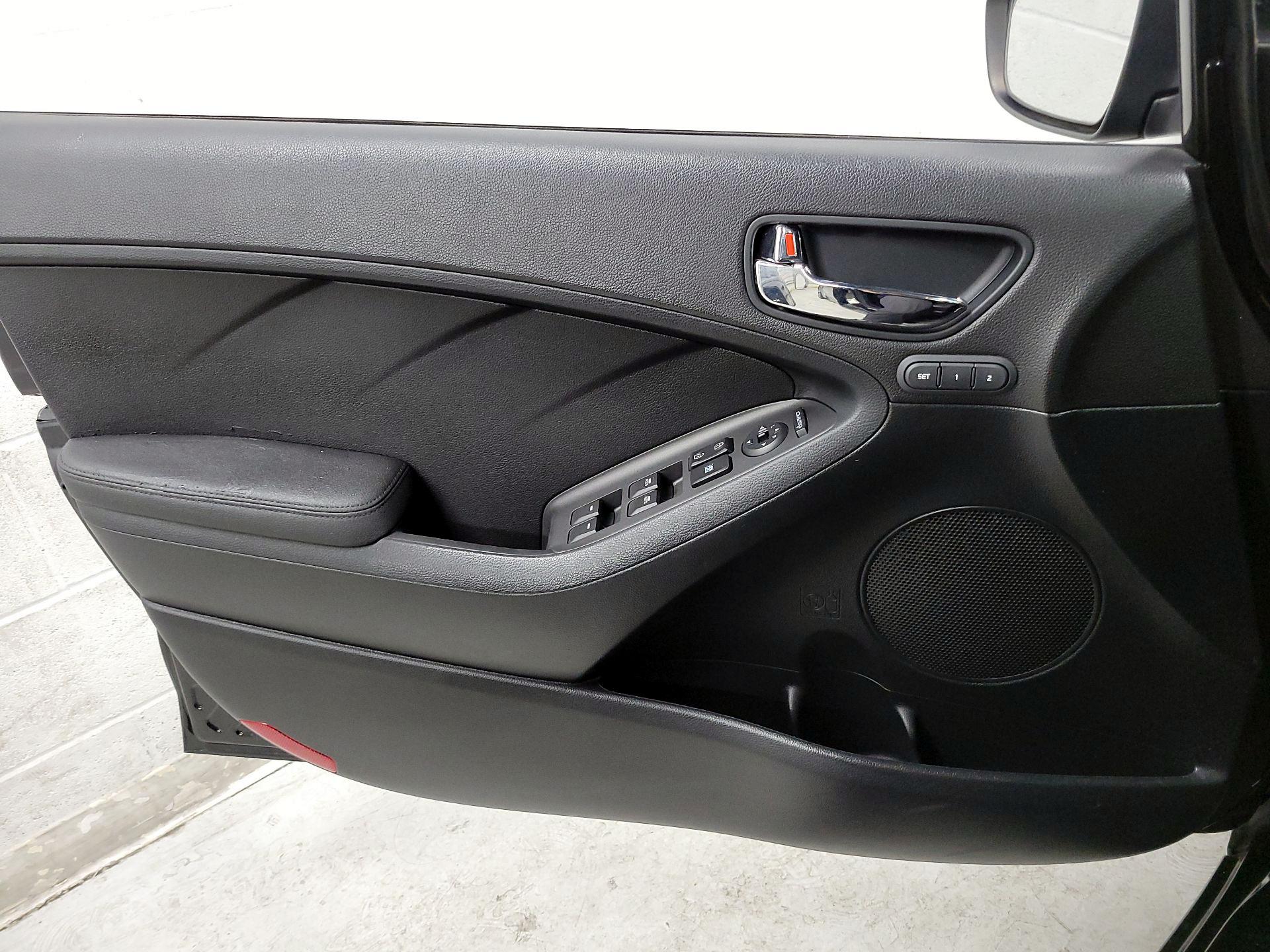 Thumbnail: 2015 Kia Forte - 12