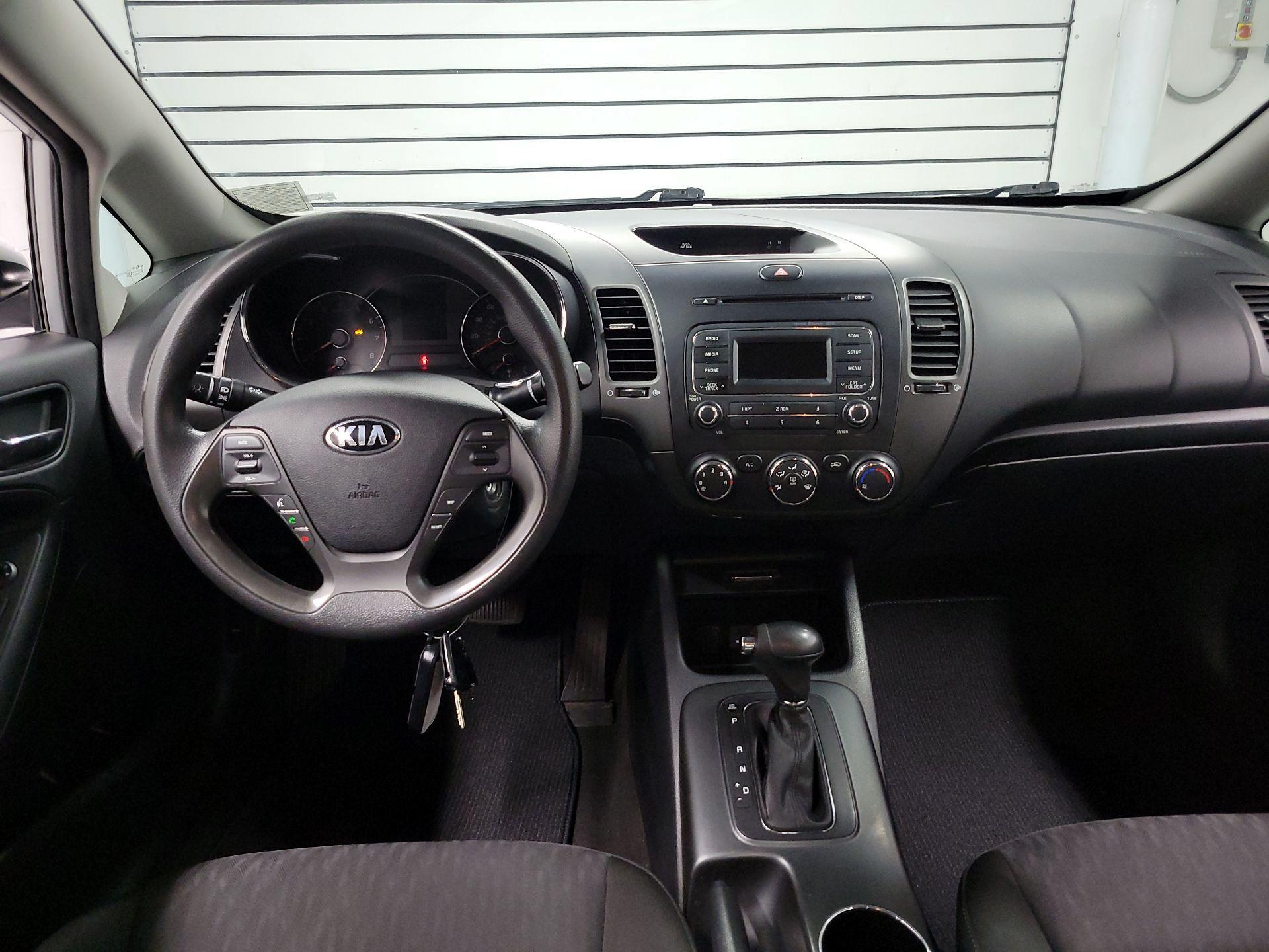 Thumbnail: 2016 Kia Forte - 9