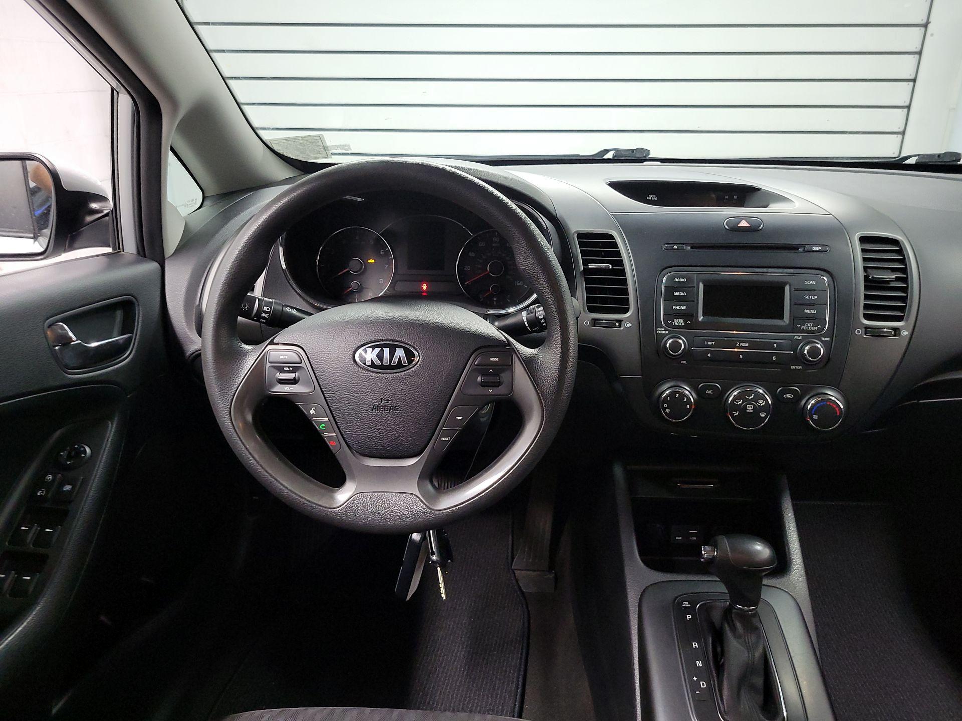 Thumbnail: 2016 Kia Forte - 10