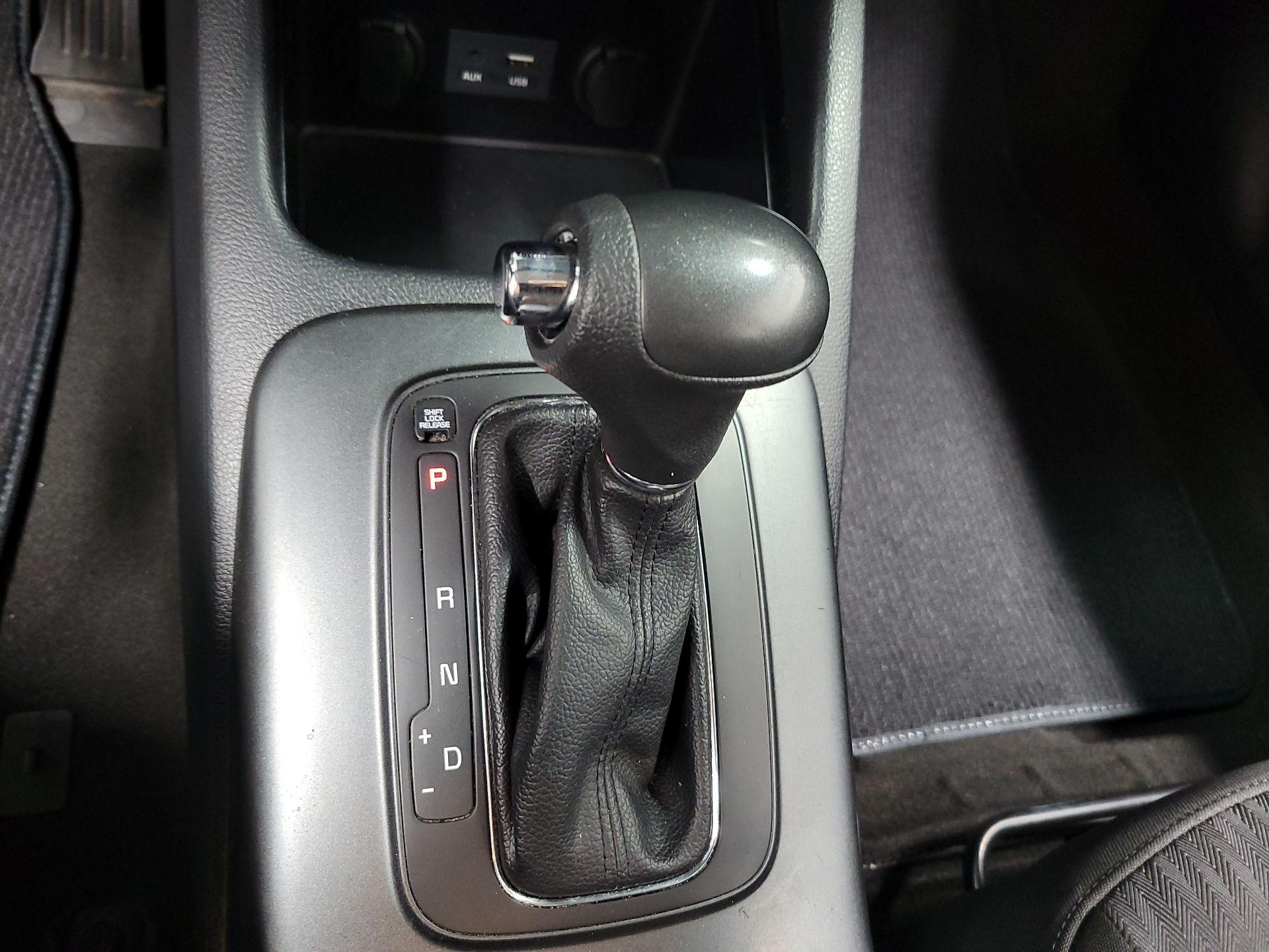 Thumbnail: 2016 Kia Forte - 15