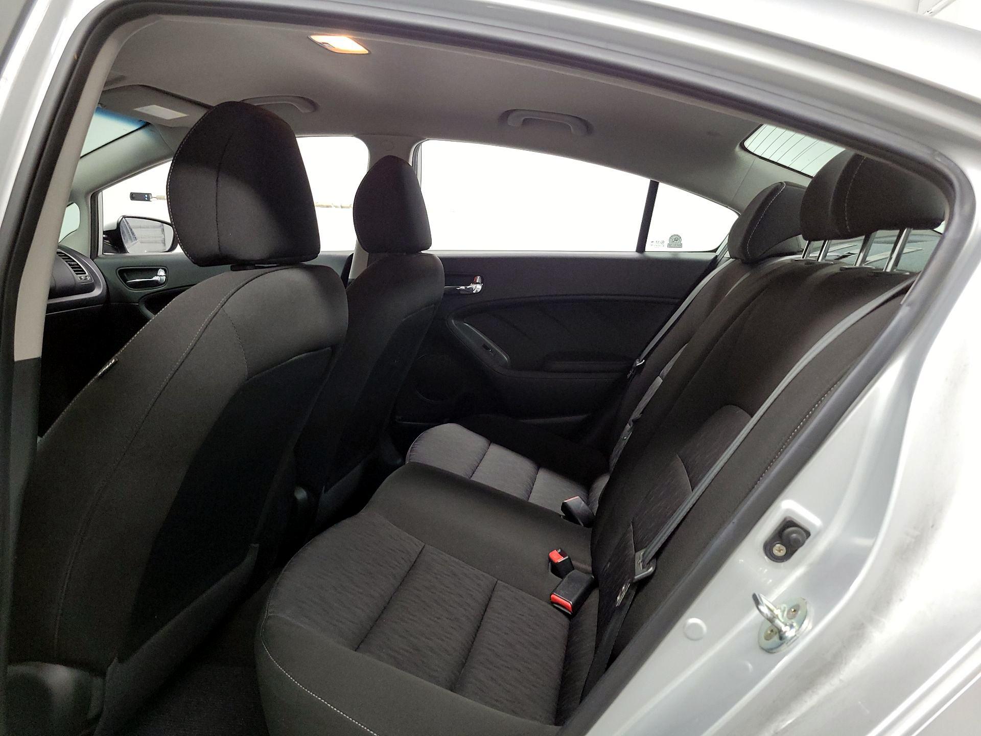 Thumbnail: 2016 Kia Forte - 16