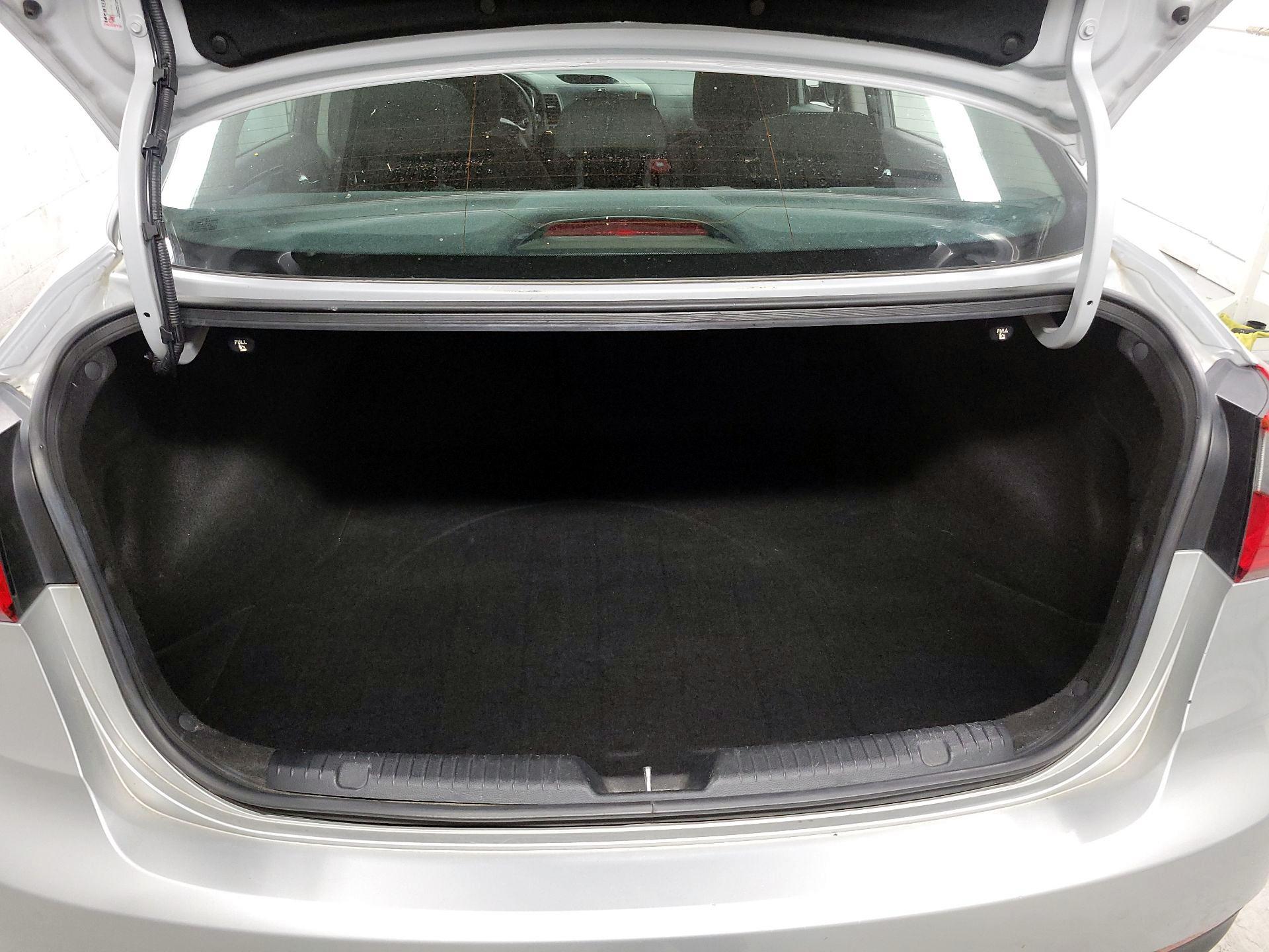 Thumbnail: 2016 Kia Forte - 17