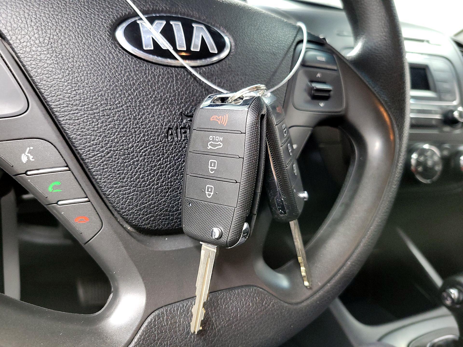 Thumbnail: 2016 Kia Forte - 19