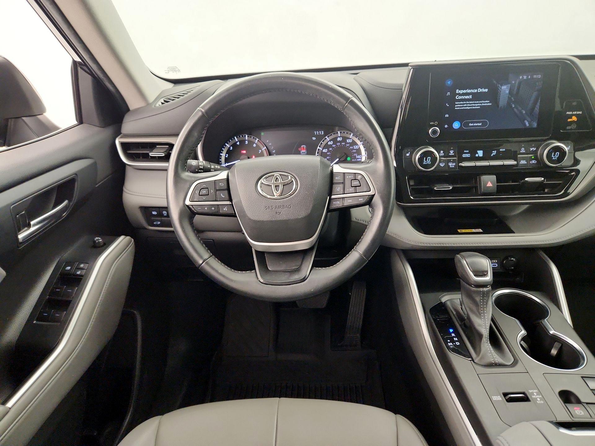 Thumbnail: 2023 Toyota Highlander - 10