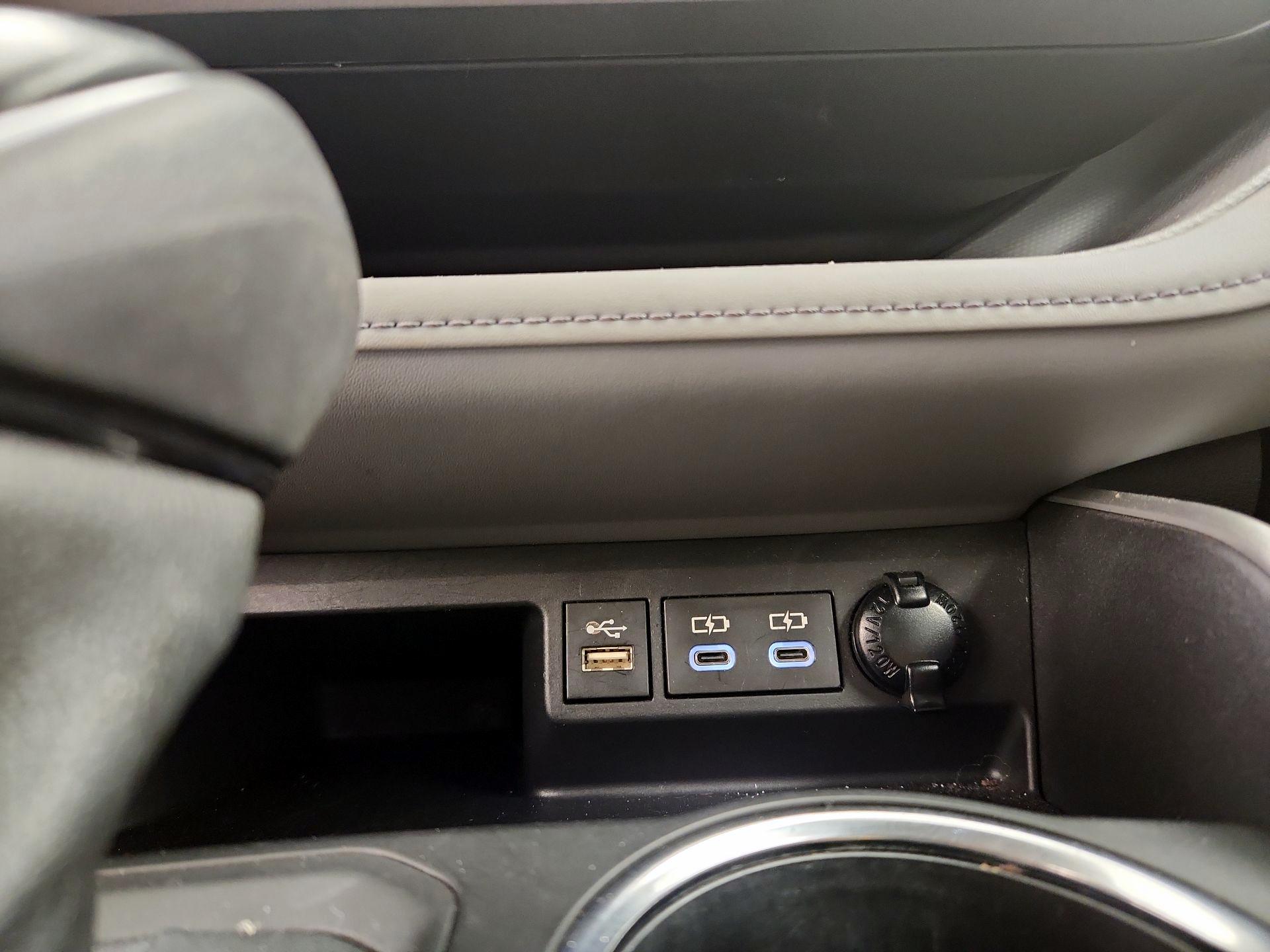 Thumbnail: 2023 Toyota Highlander - 18