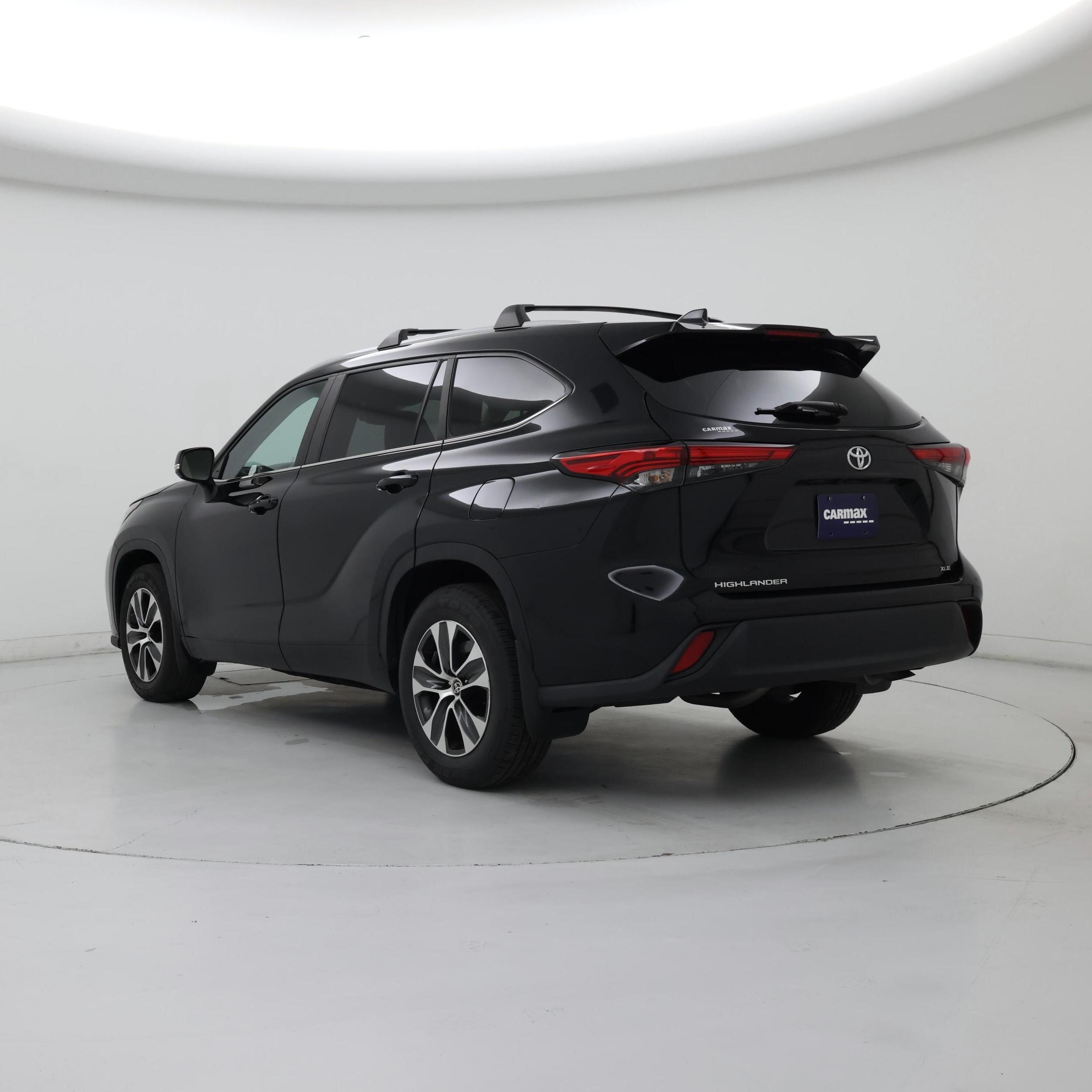 Thumbnail: 2023 Toyota Highlander - 2