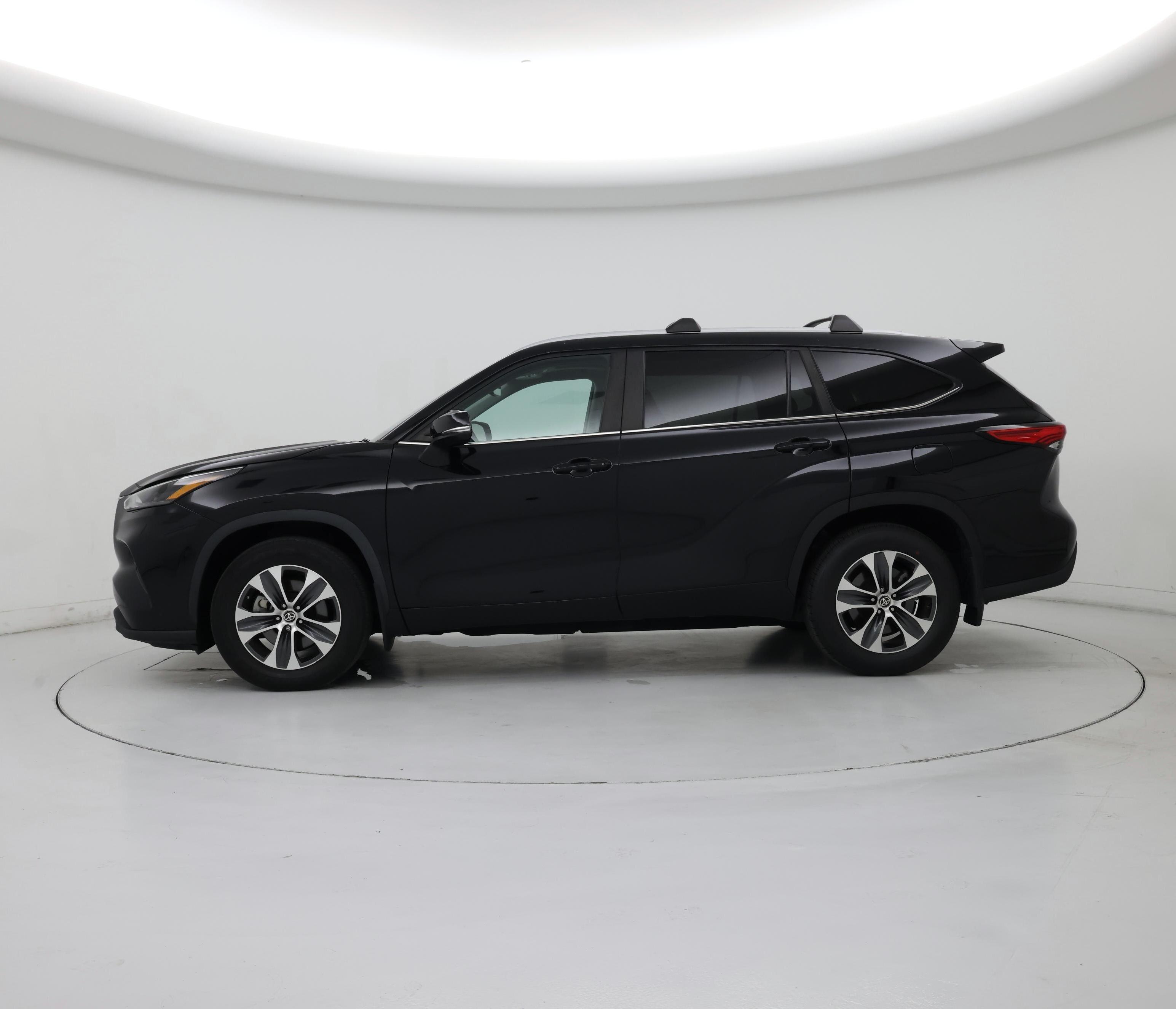 Thumbnail: 2023 Toyota Highlander - 3