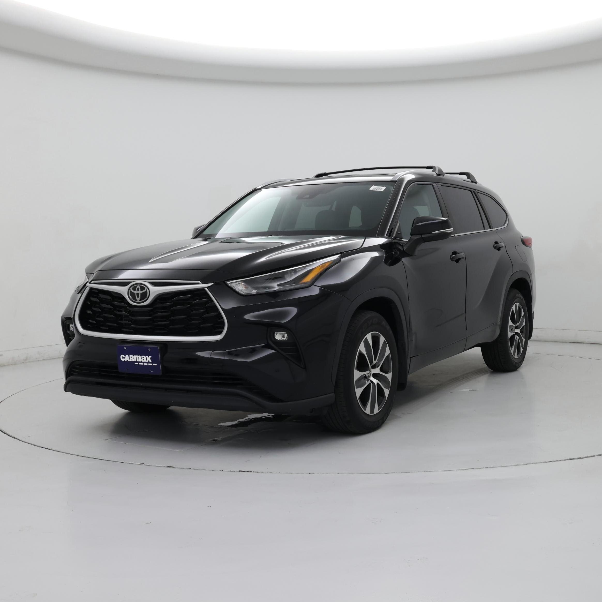 Thumbnail: 2023 Toyota Highlander - 4