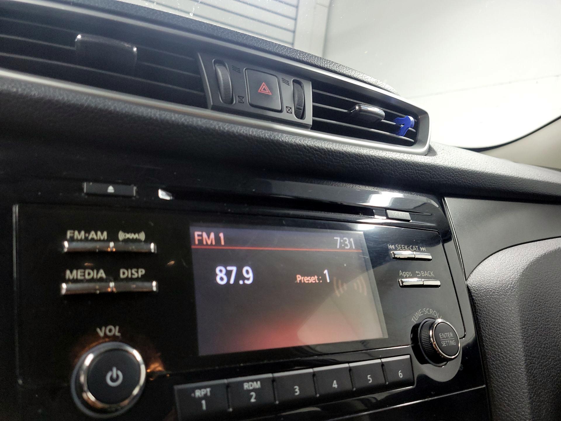 Thumbnail: 2015 Nissan Rogue - 14