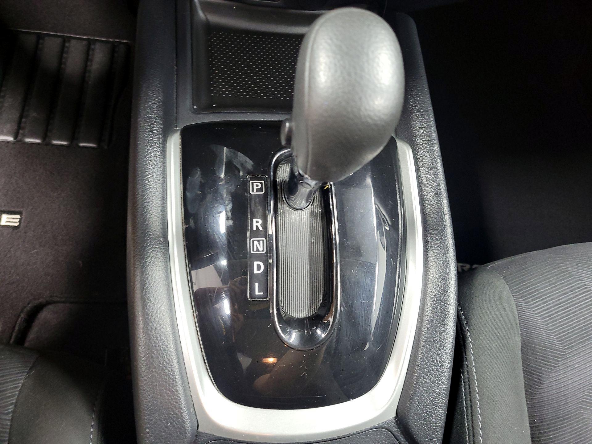 Thumbnail: 2015 Nissan Rogue - 16