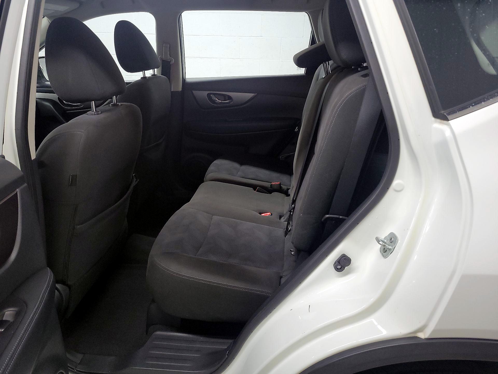 Thumbnail: 2015 Nissan Rogue - 17